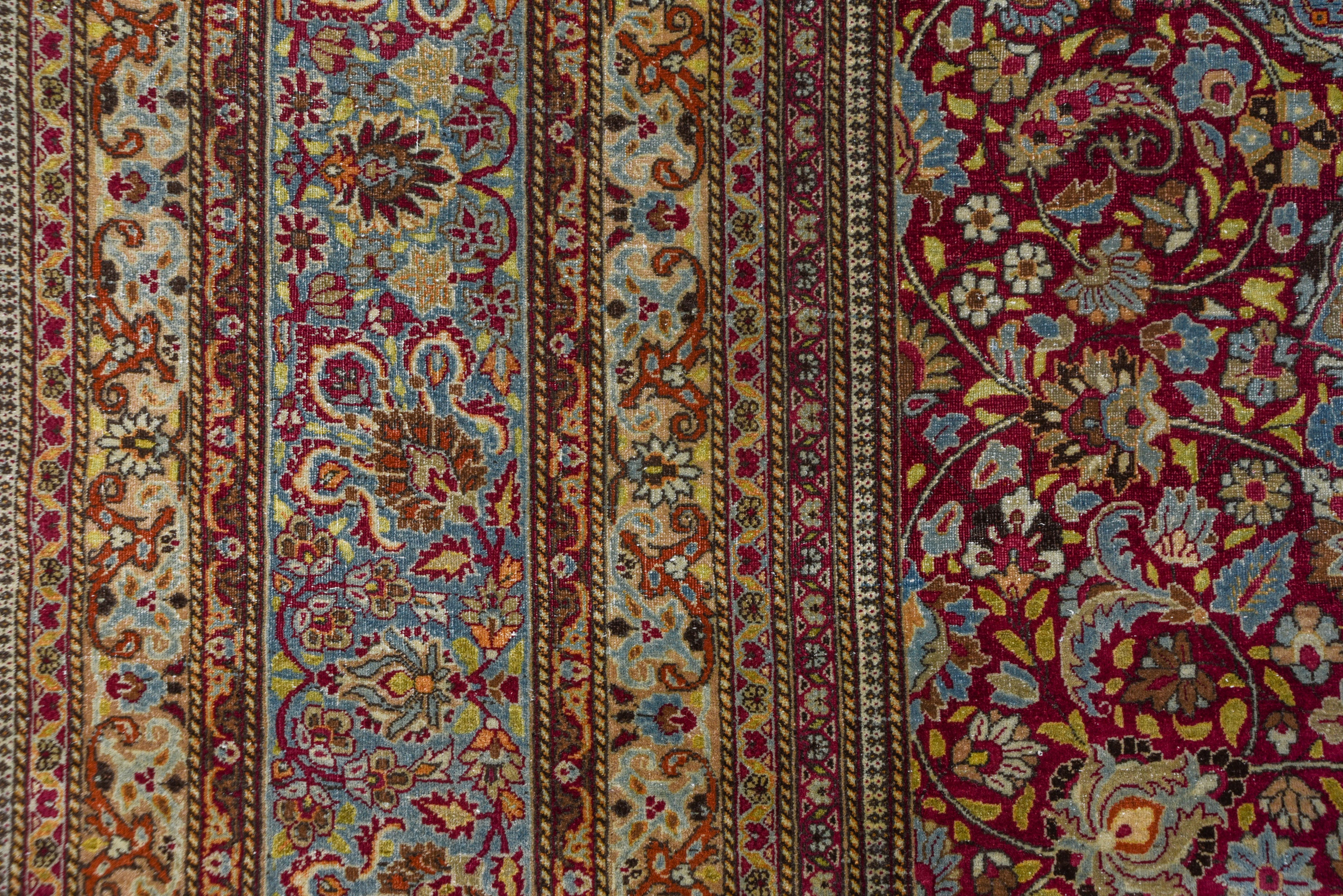 Bunter antiker persischer Kerman-Teppich, Medaillon in der Mitte, reichhaltige Farben (Frühes 20. Jahrhundert) im Angebot