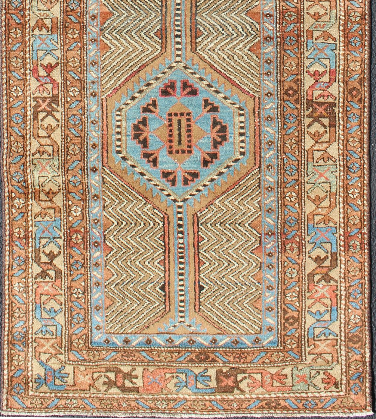 Geometric design Serab antique runner from Persia in multicolored Tones, rug ema-7536, country of origin / type: Iran / Serab, circa 1910.

This handwoven, antique Persian Serab rug features a central field imbued with an all-over zig-zag design and