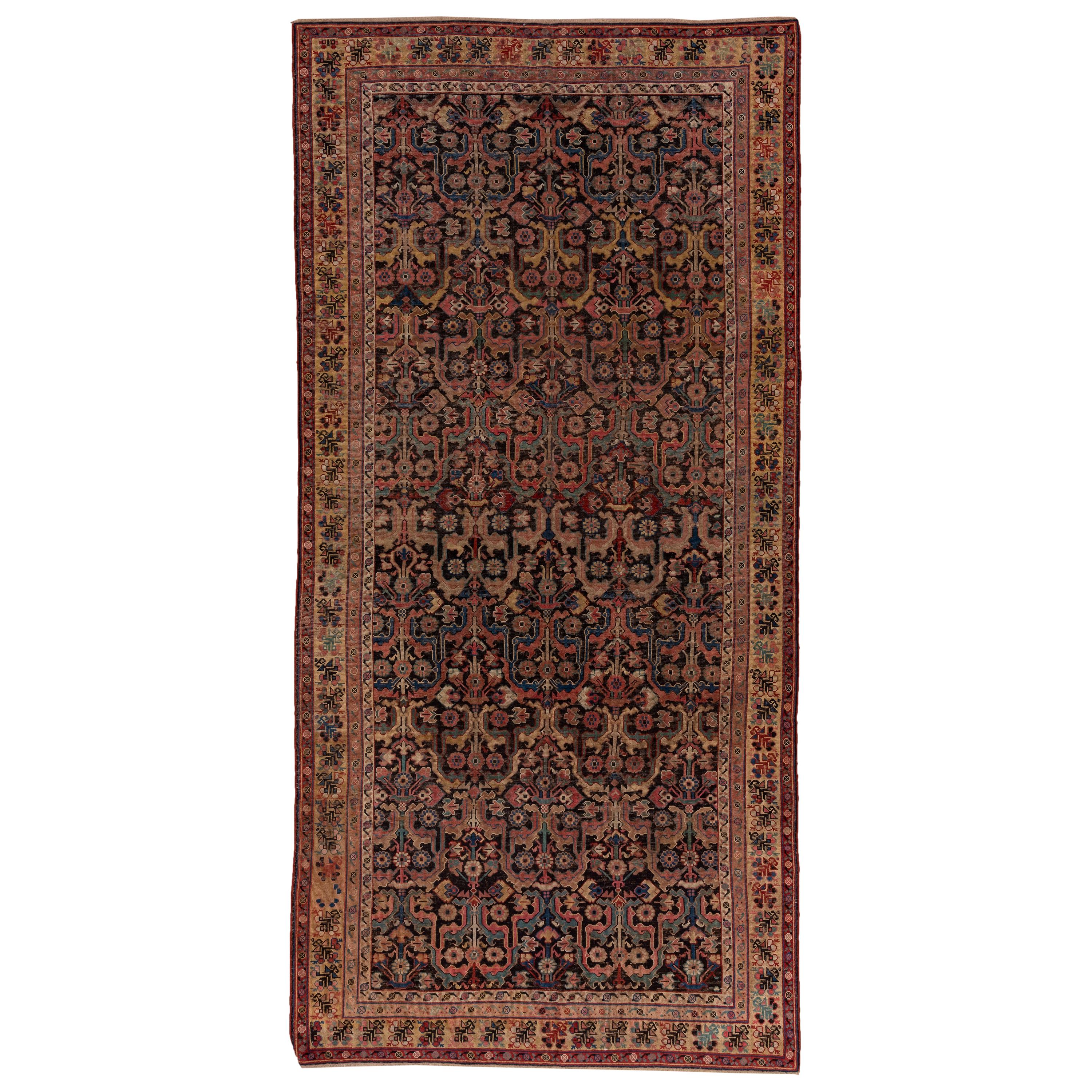 Bunter antiker kaukasischer Karabagh-Teppich mit Stammesmotiven, um 1900