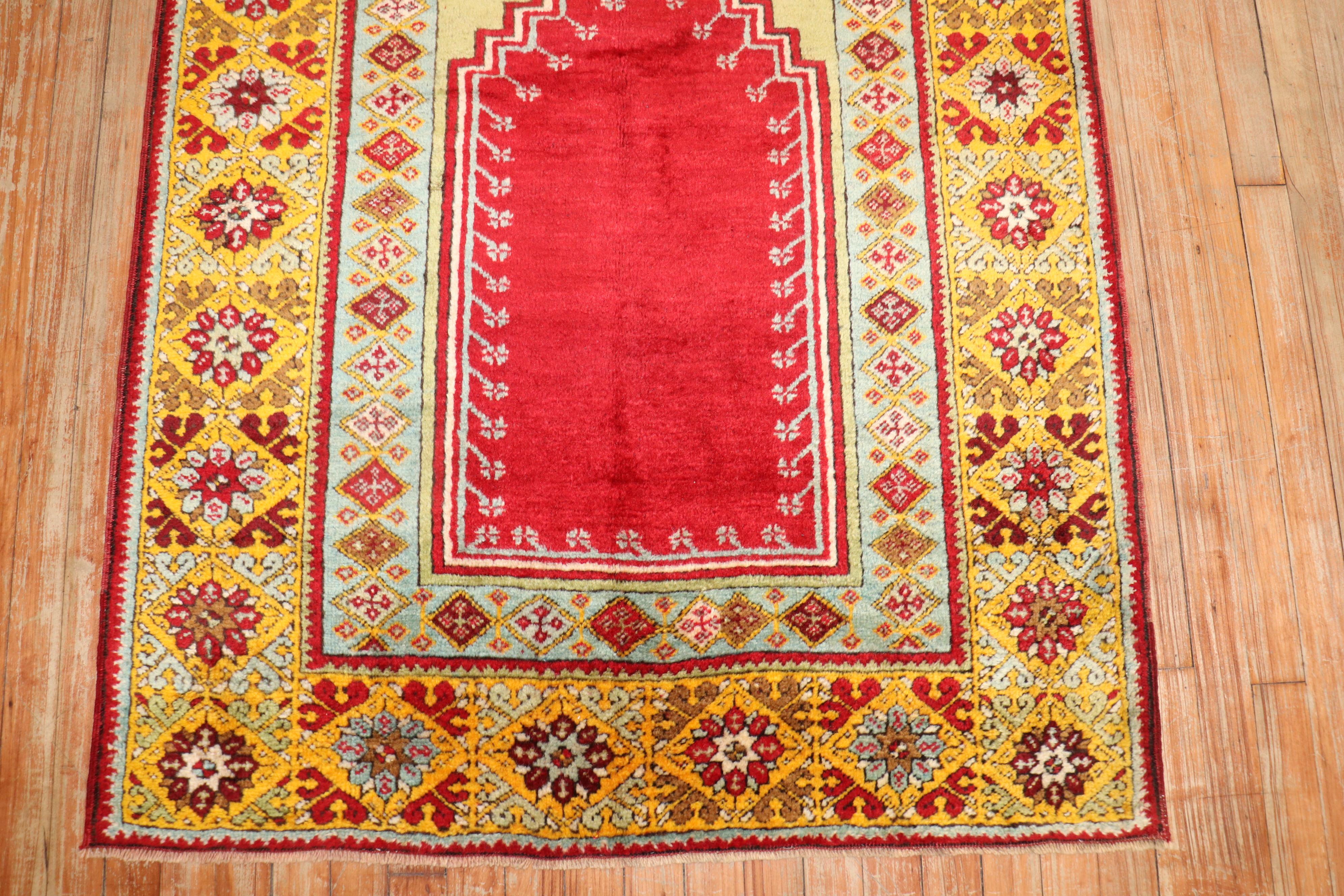 Tapis de prière turc ancien et coloré Oushak Bon état - En vente à New York, NY