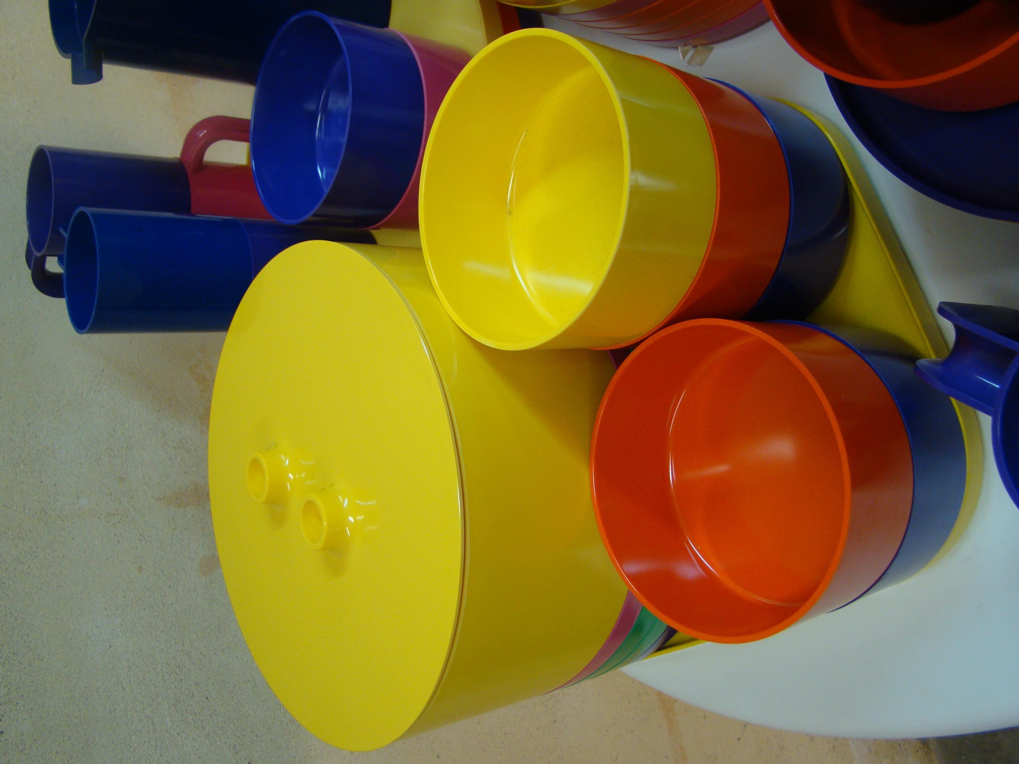 Colorful Assortment of Dinnerware by Massimo Vignelli for Heller Design 2