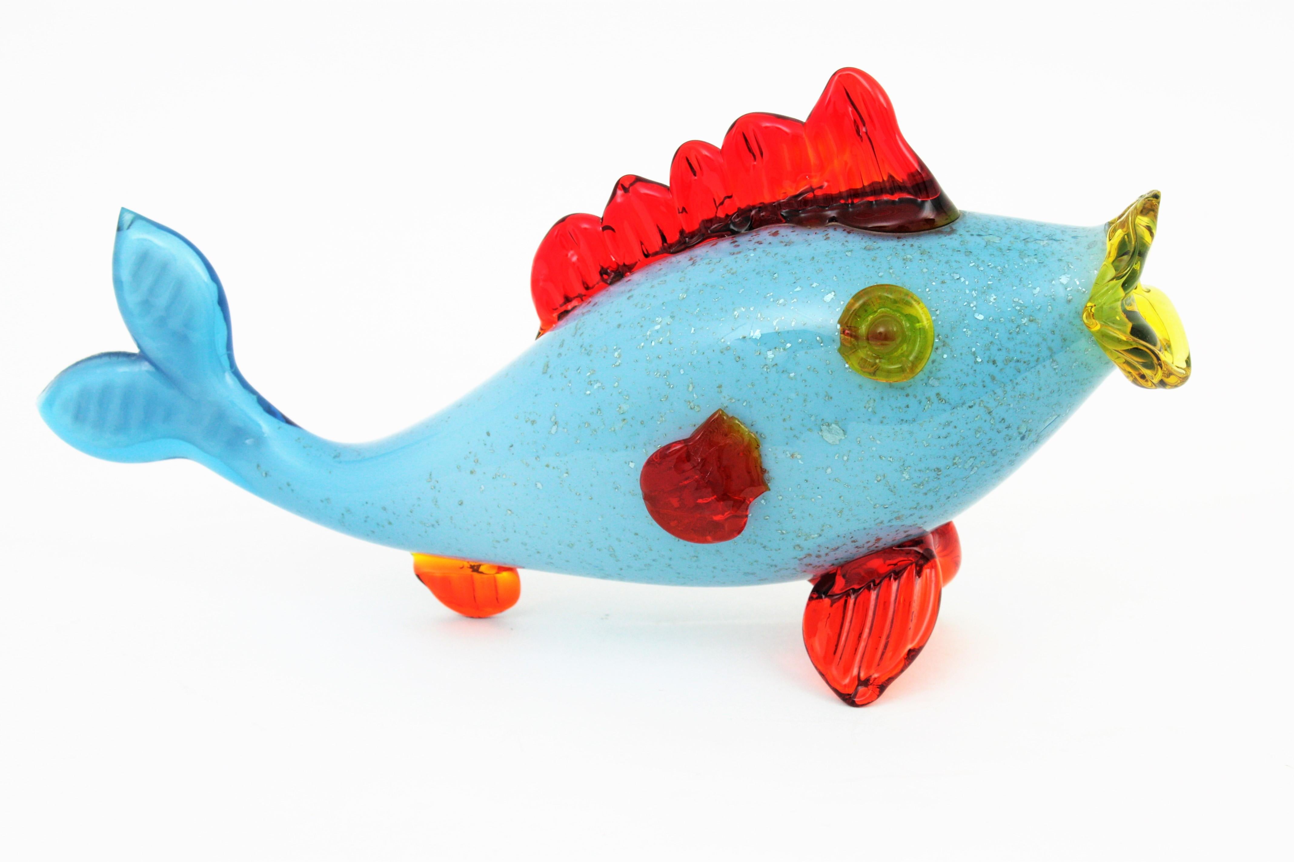 Figura di pesce in vetro artistico di Murano blu e rosso con macchie d'argento In condizioni buone in vendita a Barcelona, ES