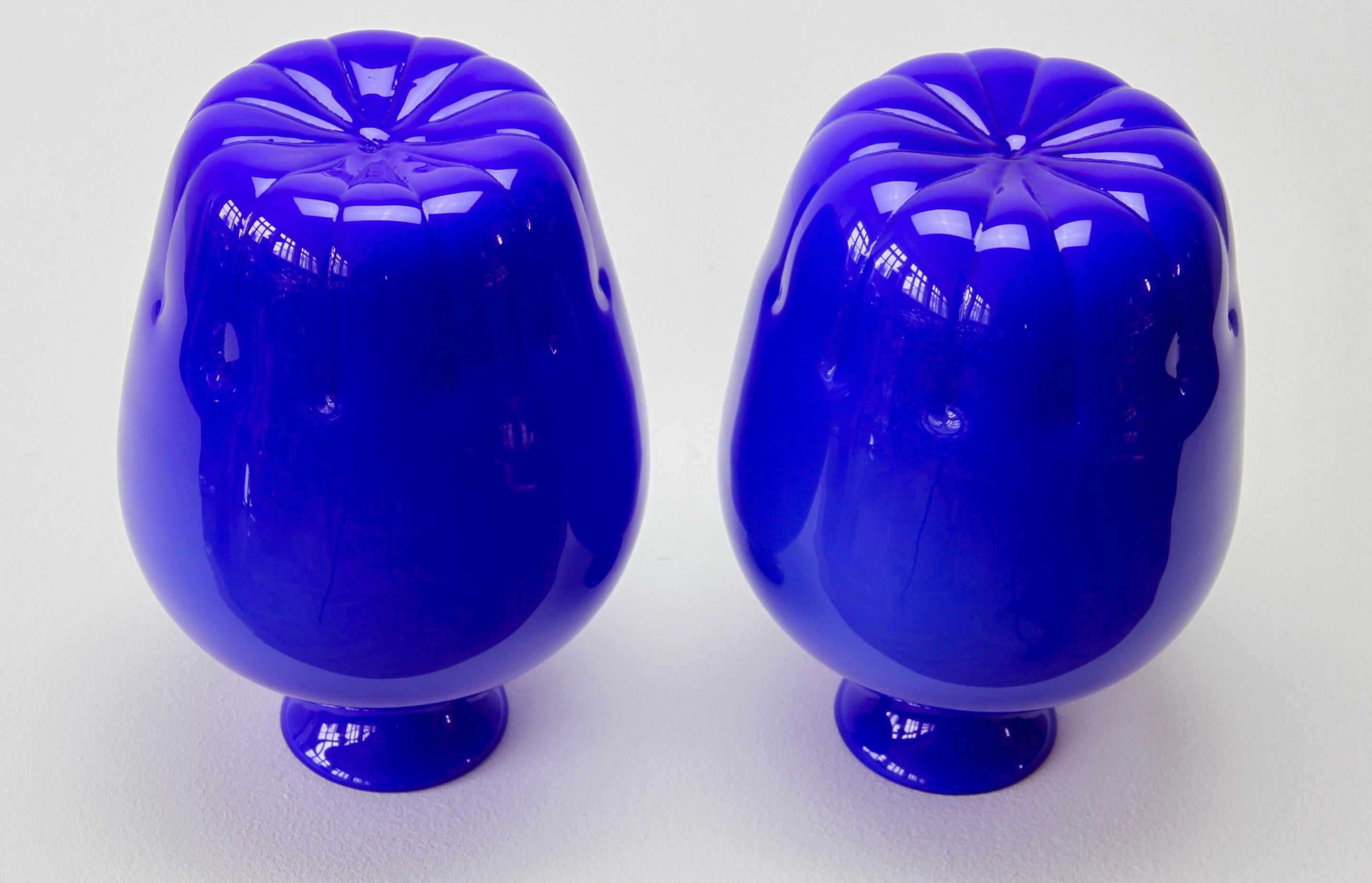 Colorful Cenedese Pair of Cobalt Blue Vintage Italian Murano Glass Vases In Good Condition For Sale In Landau an der Isar, Bayern