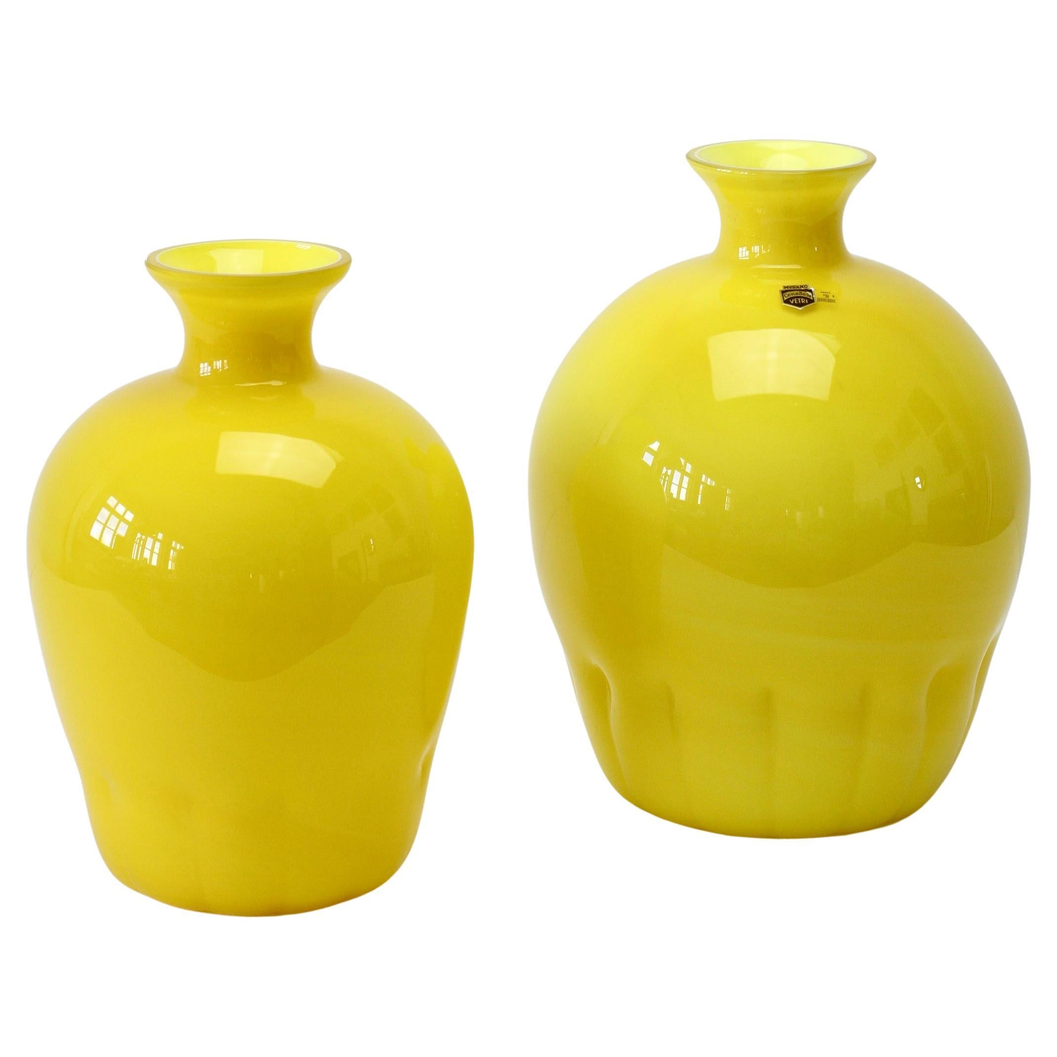 Colorful Cenedese Pair of Yellow Vintage Italian Murano Glass Vases, circa 1990s