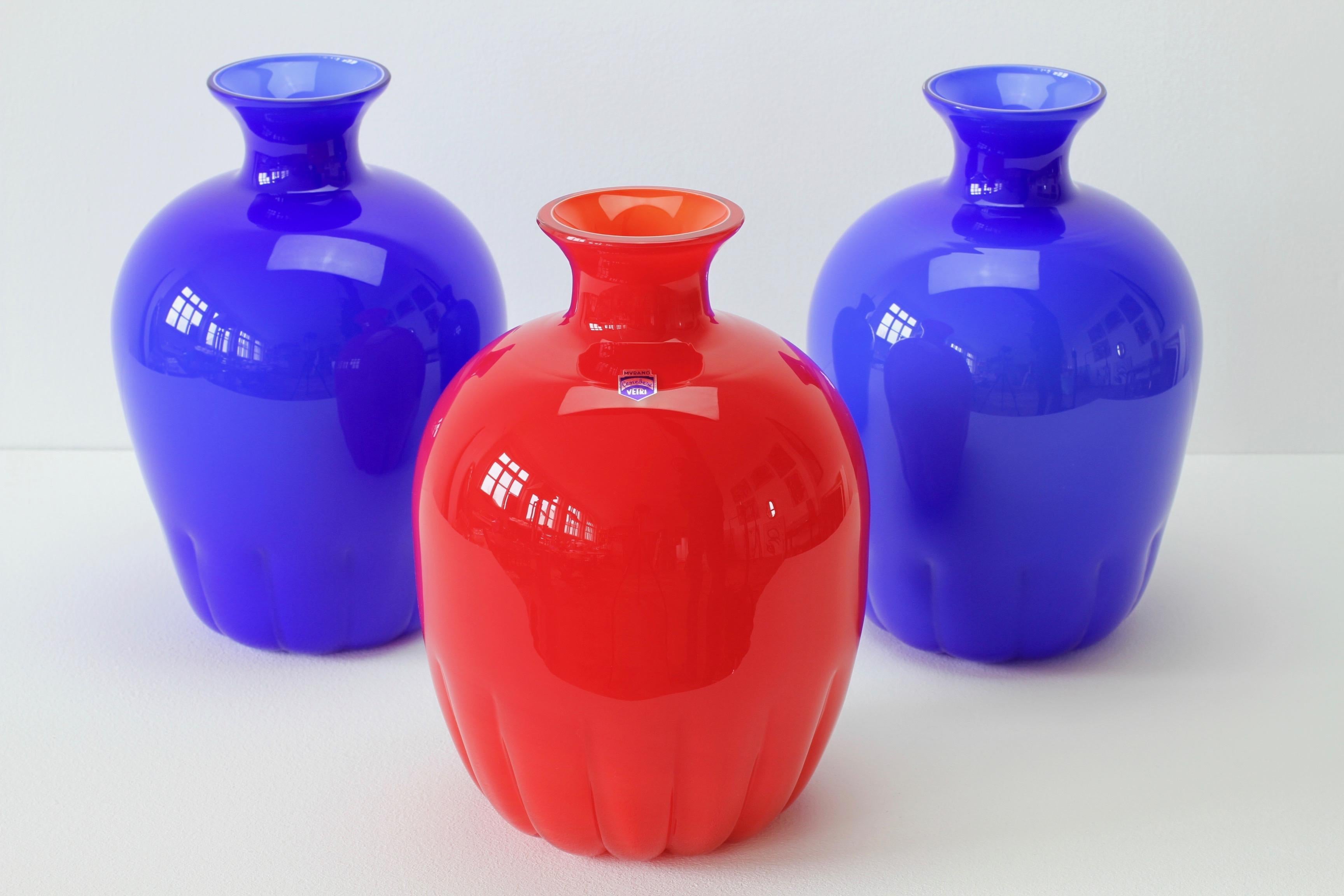 Mid-Century Modern Colorful Cenedese Set / Trio of Red & Blue Vintage Italian Murano Glass Vases For Sale