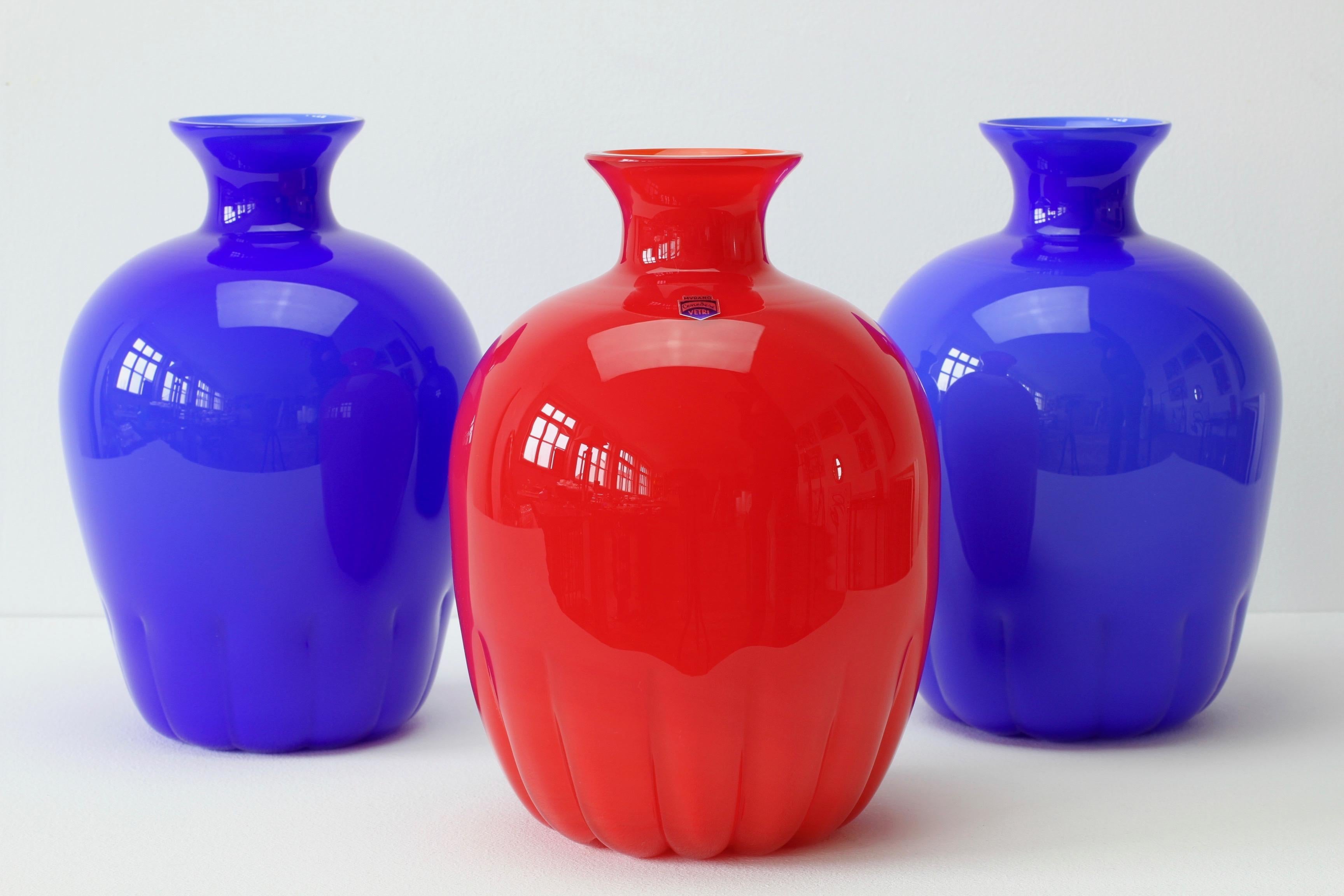 Blown Glass Colorful Cenedese Set / Trio of Red & Blue Vintage Italian Murano Glass Vases For Sale