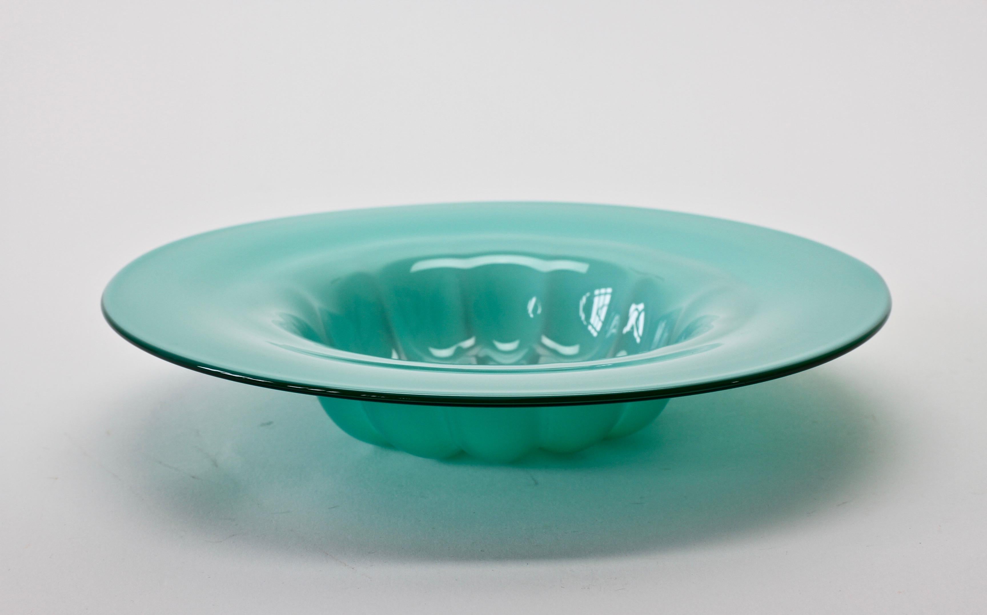 Colorful Cenedese Turquoise Green Vintage Italian Murano Glass Bowl or Dish For Sale 1