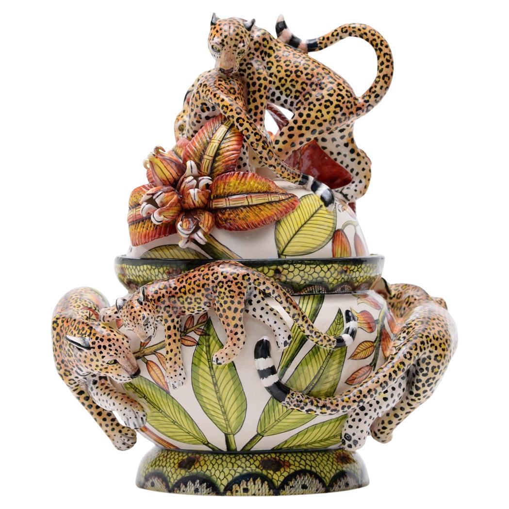 Bunte Keramik-Leoparden-Terrine, handgemacht in Südafrika im Angebot
