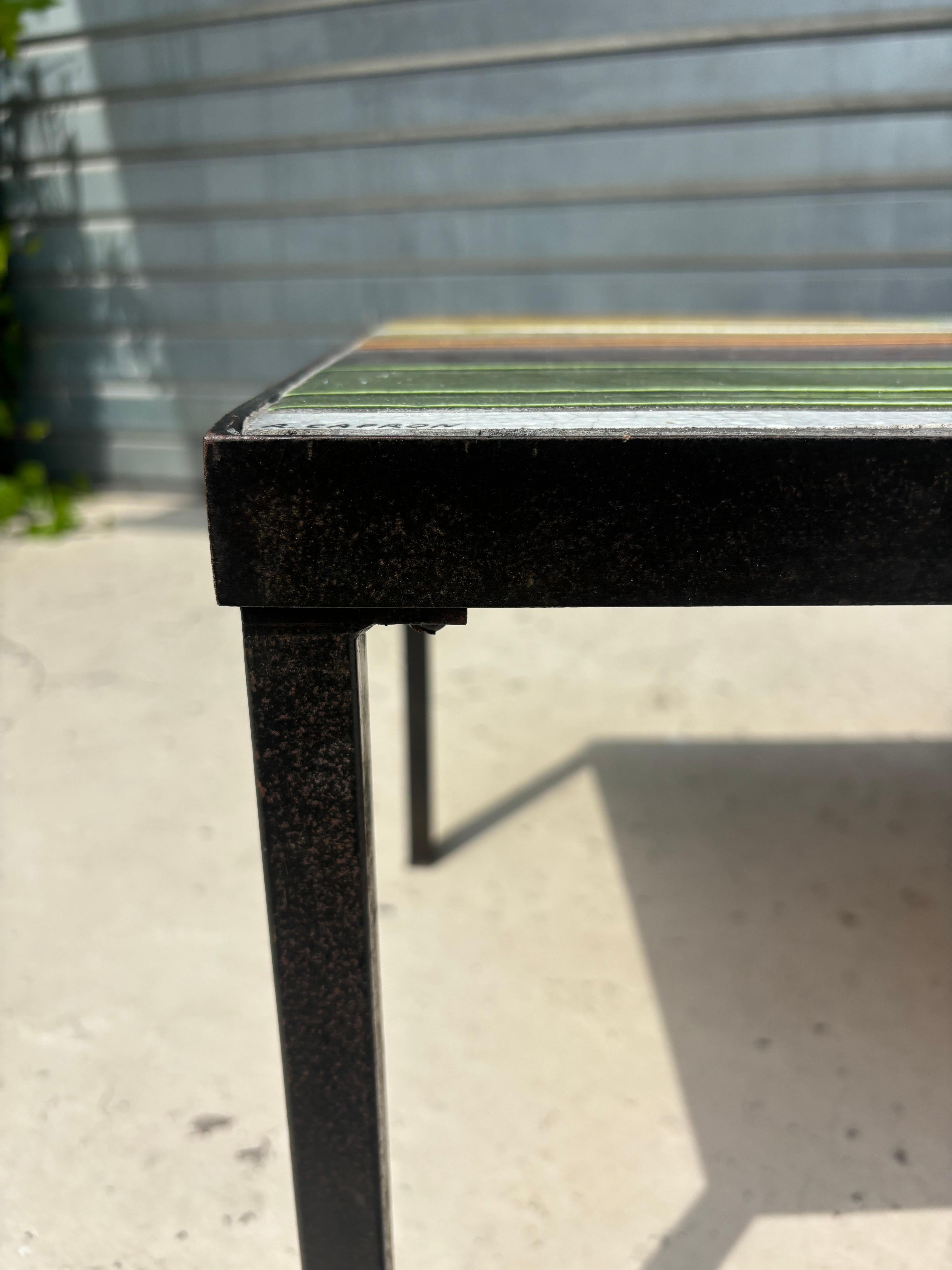 Mesa de centro colorida de Roger Capron en venta 5