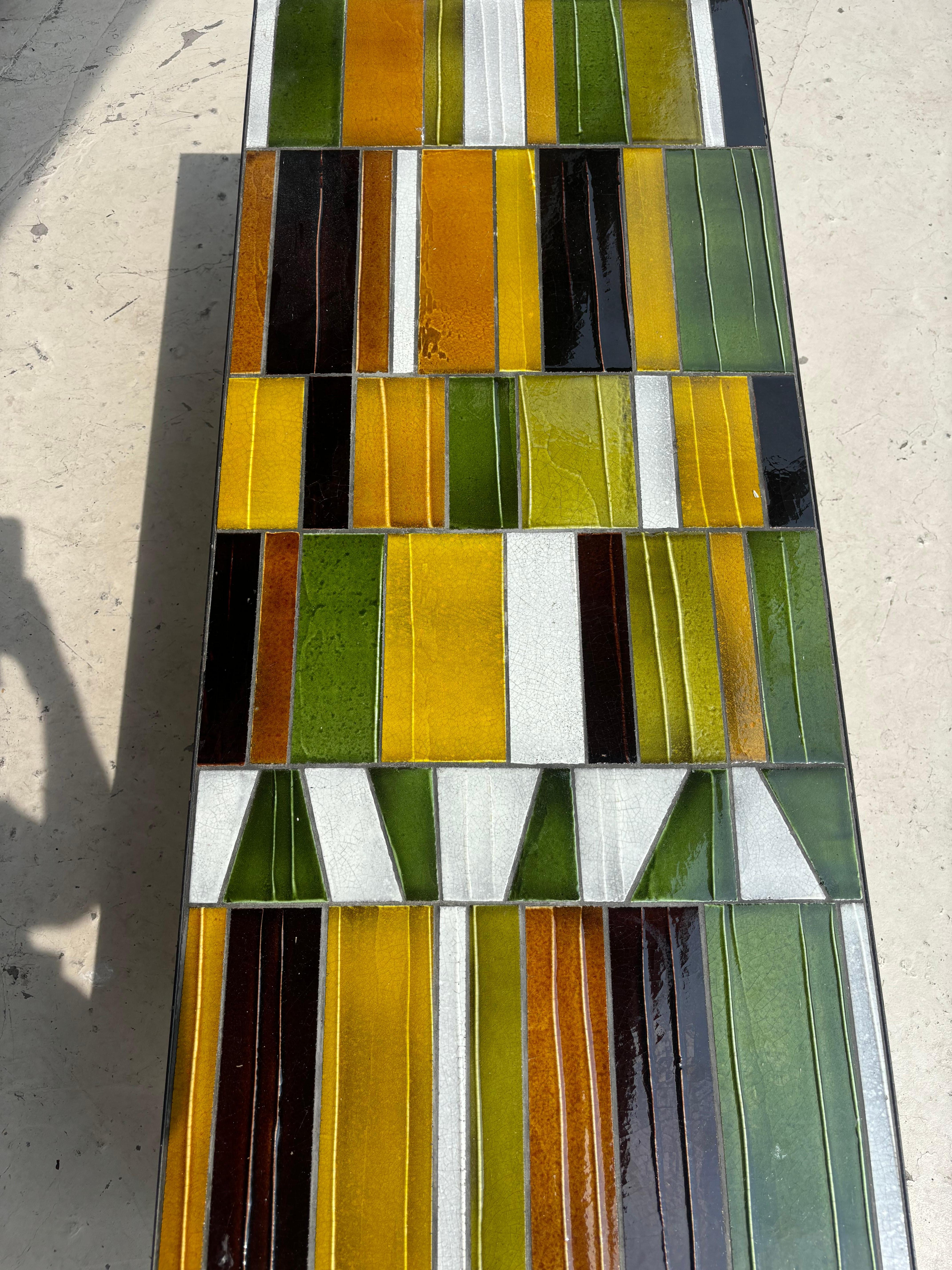 Mesa de centro colorida de Roger Capron en venta 8