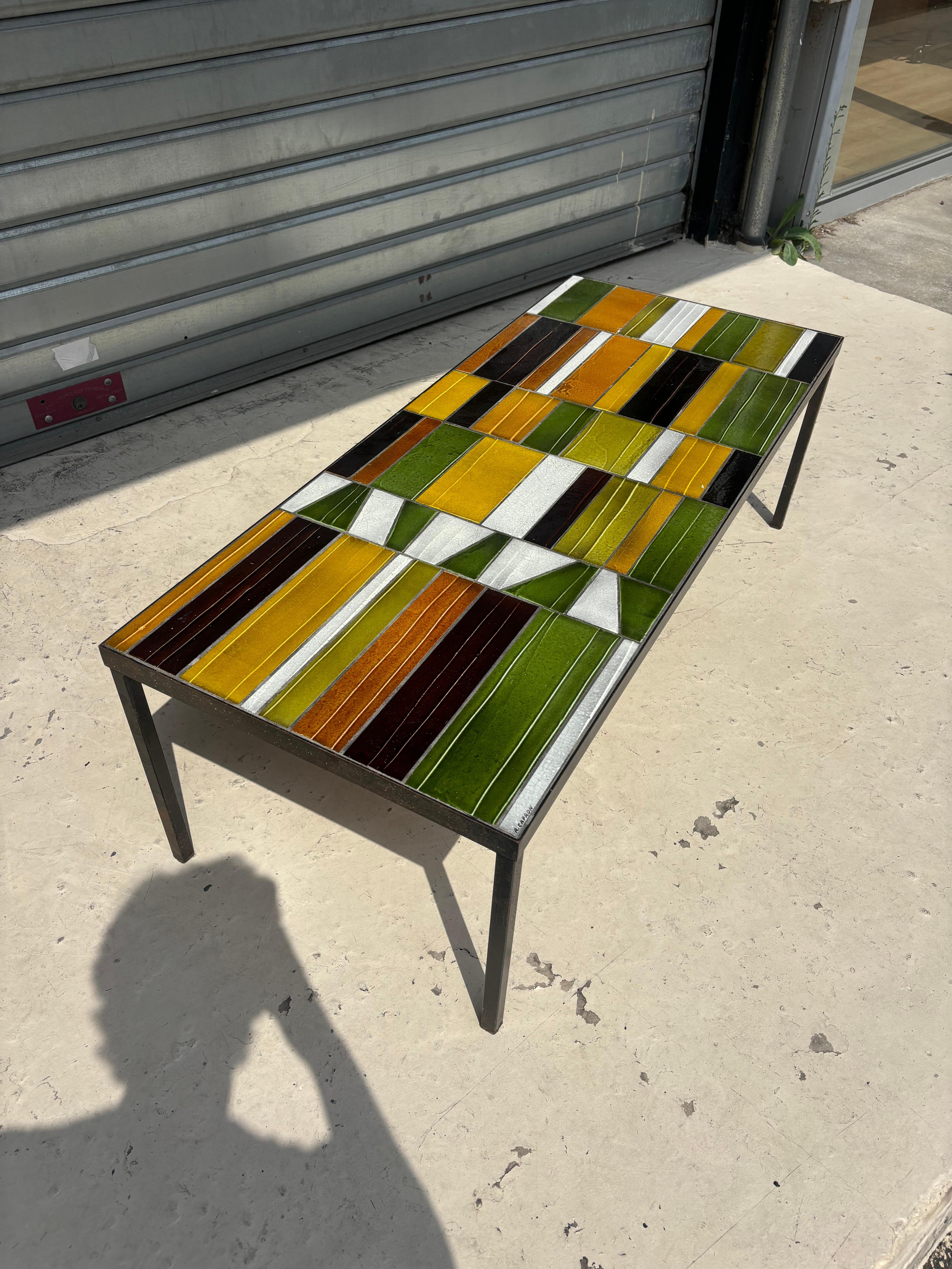 Mesa de centro colorida de Roger Capron Francés en venta