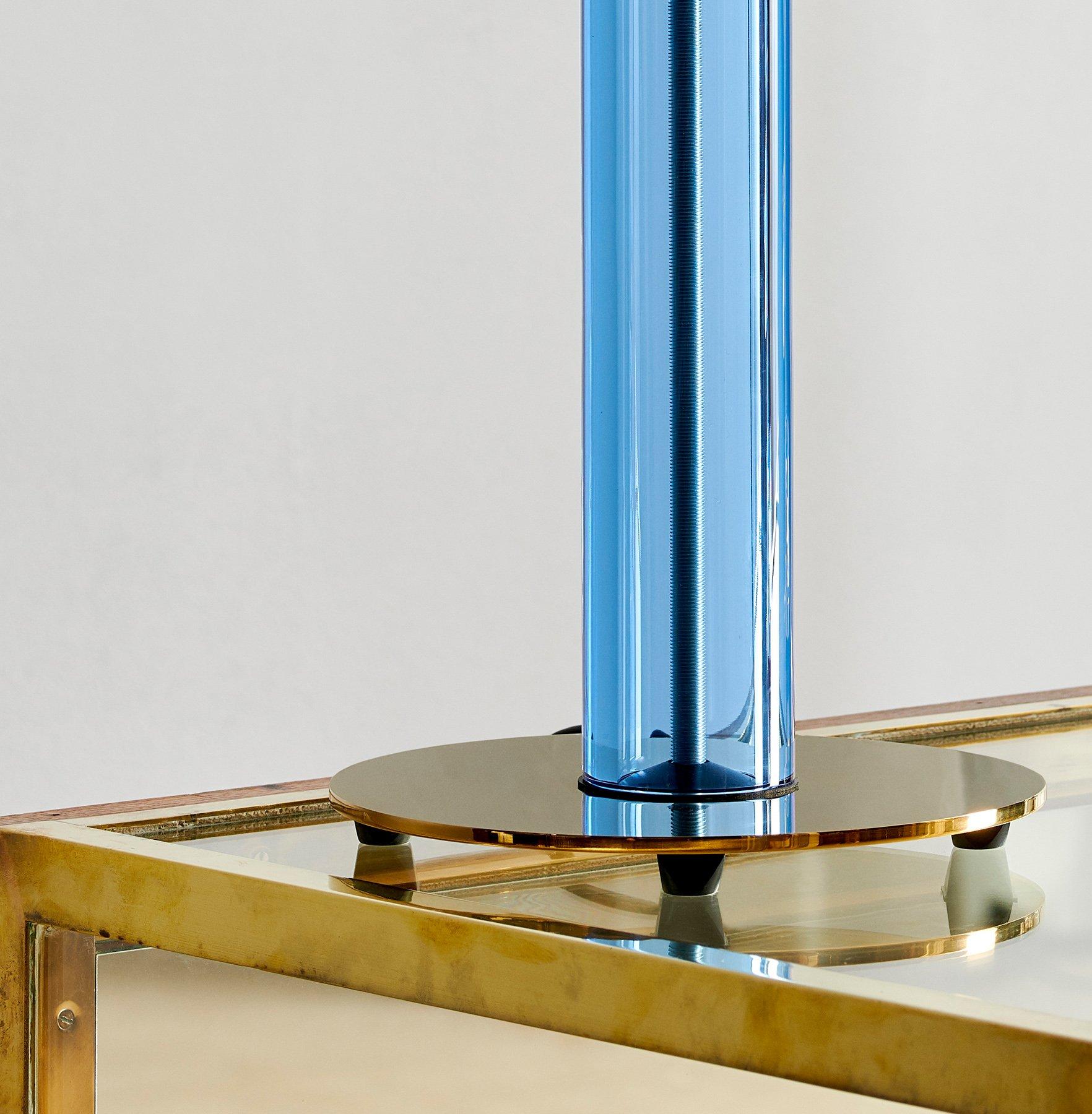 Lampe de bureau en cristal coloré, cristal contemporain sculpté à la main Neuf - En vente à Geneve, CH