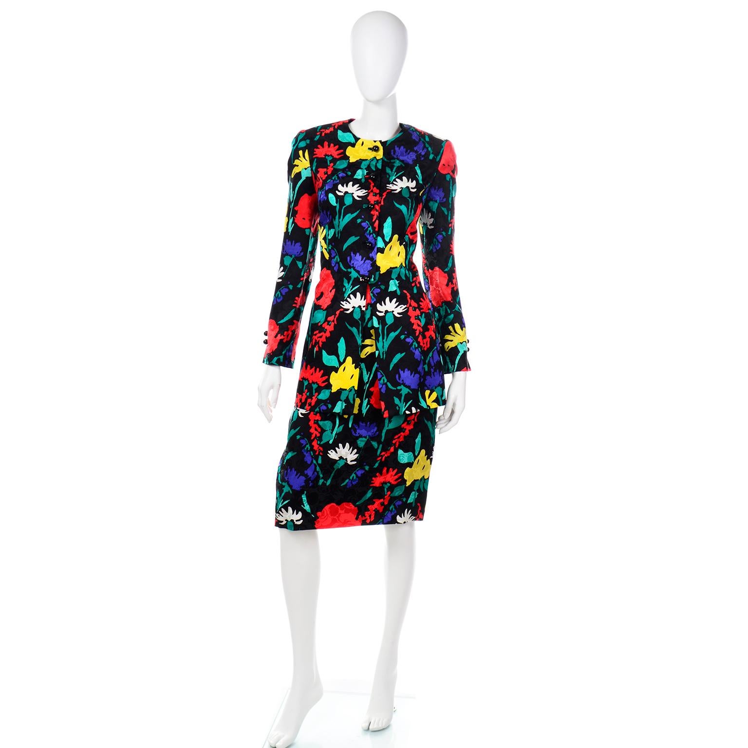 We love vintage David Hayes and if you've never owned any of his pieces, you will LOVE the high quality fabrics and detailed construction found in his collections! This is in a fabulous bold, colorful floral print in shades of yellow, white, red,