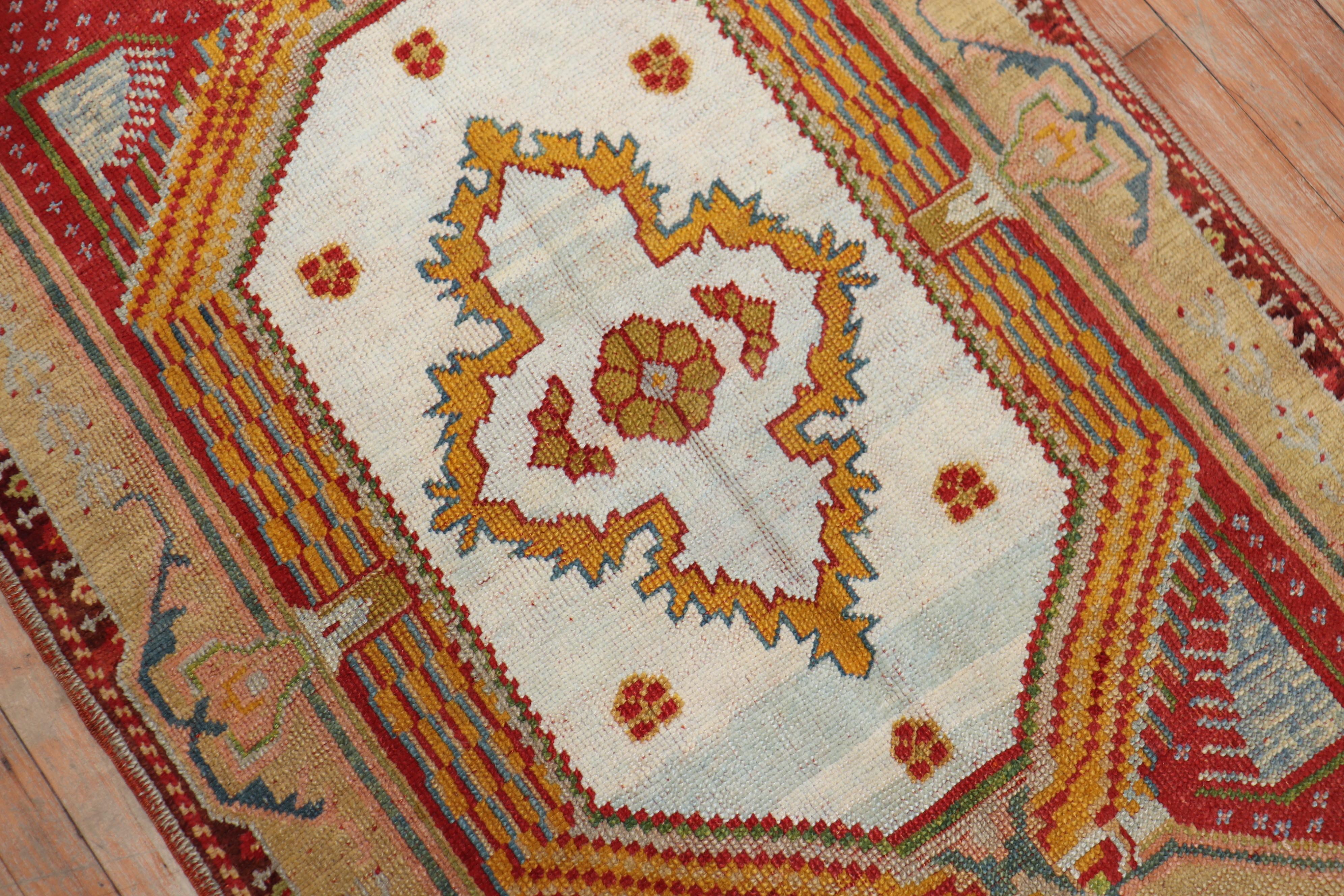 Colorful Early 20th Century Antique Turkish Ghiordes Rug In Good Condition For Sale In New York, NY