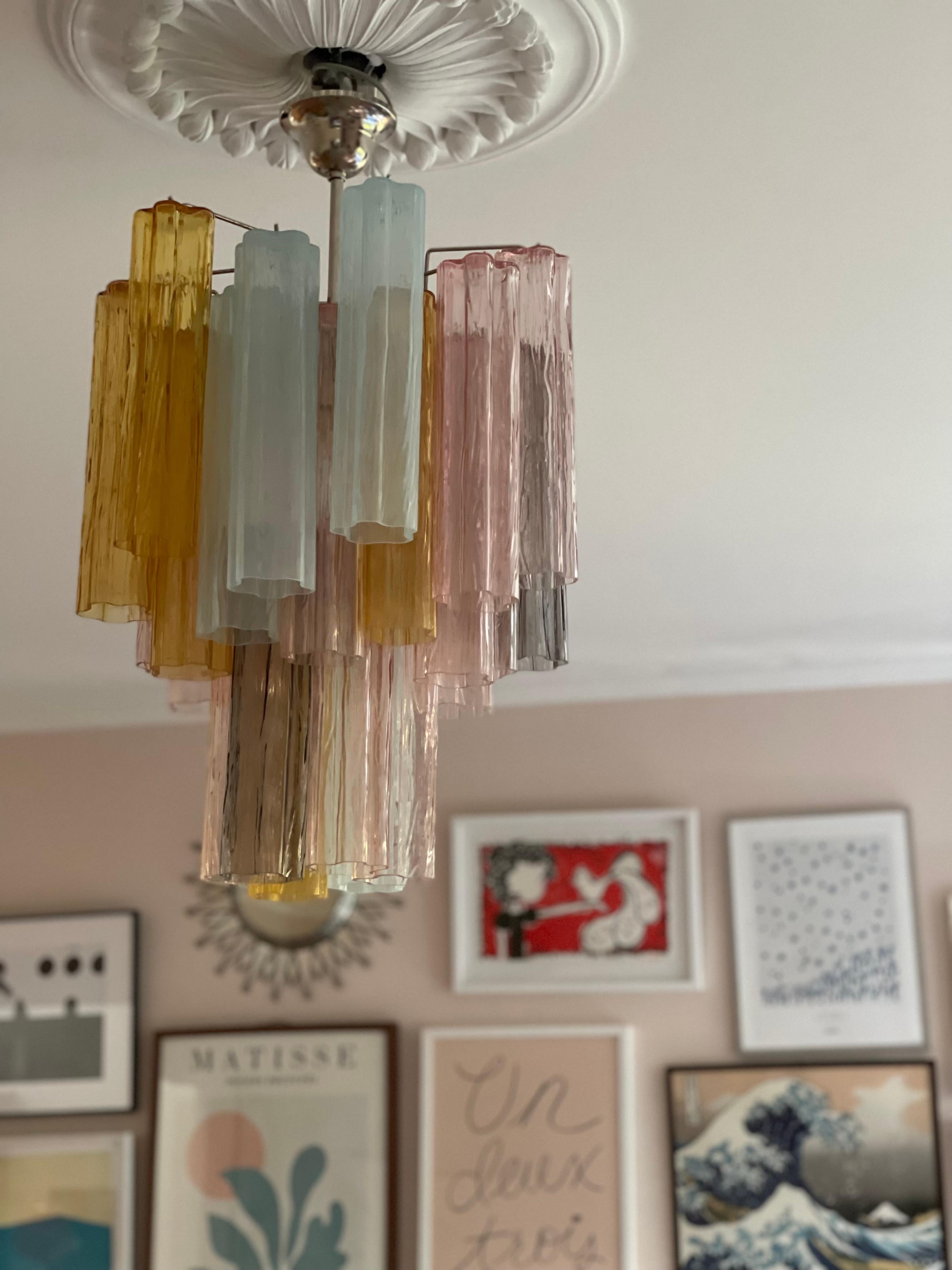 Verre Lustres éclectiques et colorés de Murano dans le style de Venini en vente
