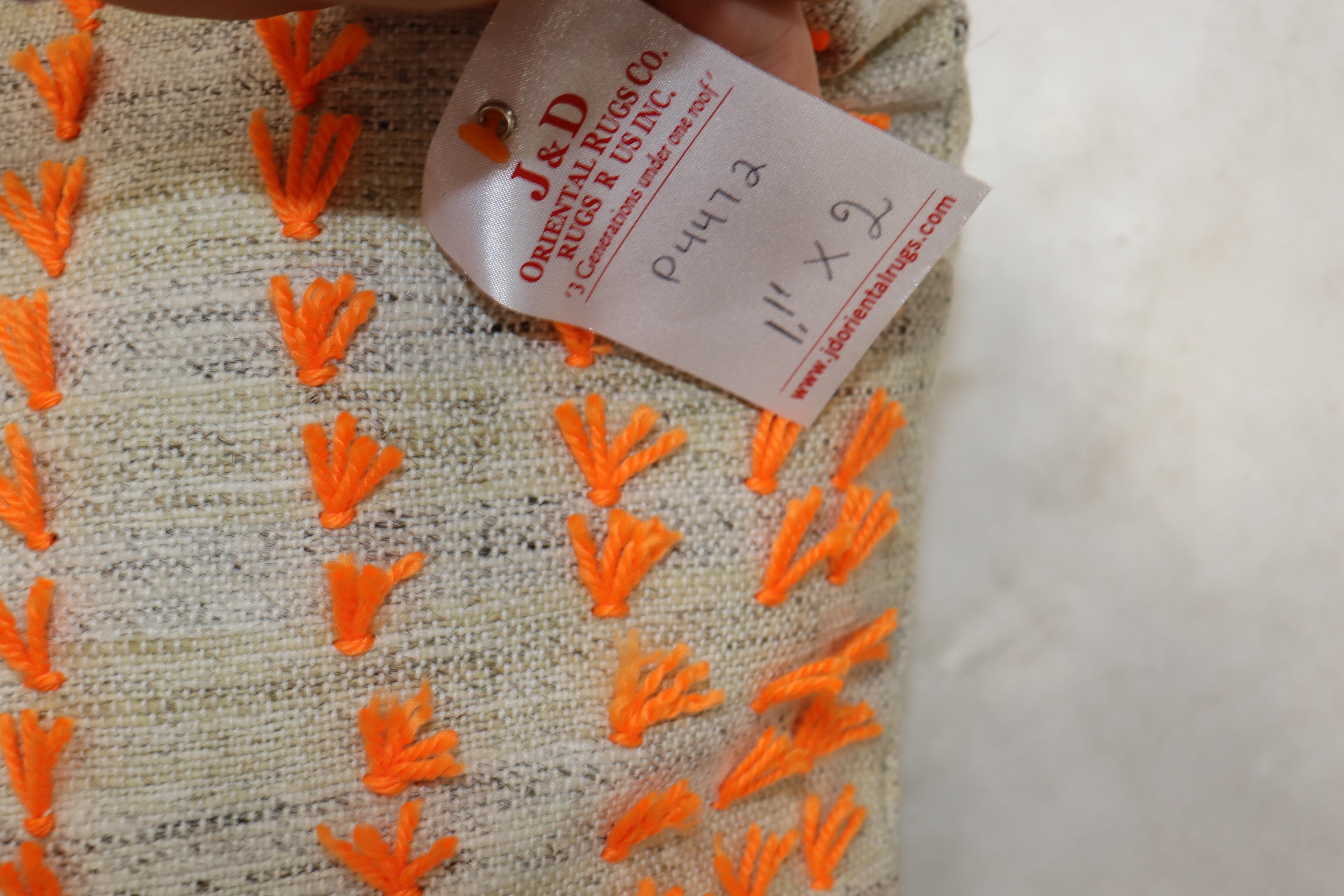 Bohémien Cuscino Kilim moderno in lana, colorato e svasato in vendita
