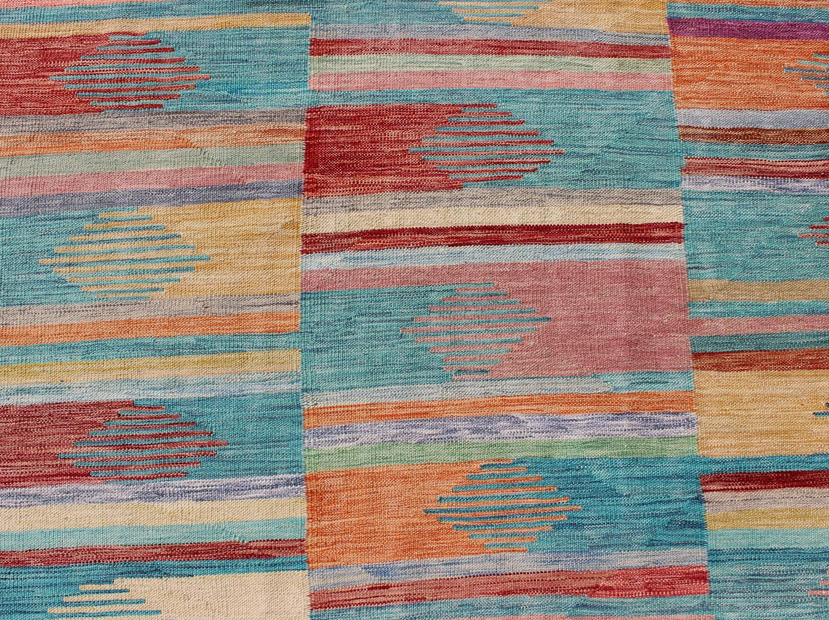 Colorful Flat-Weave Kilim Rug with Modern Design In New Condition In Atlanta, GA