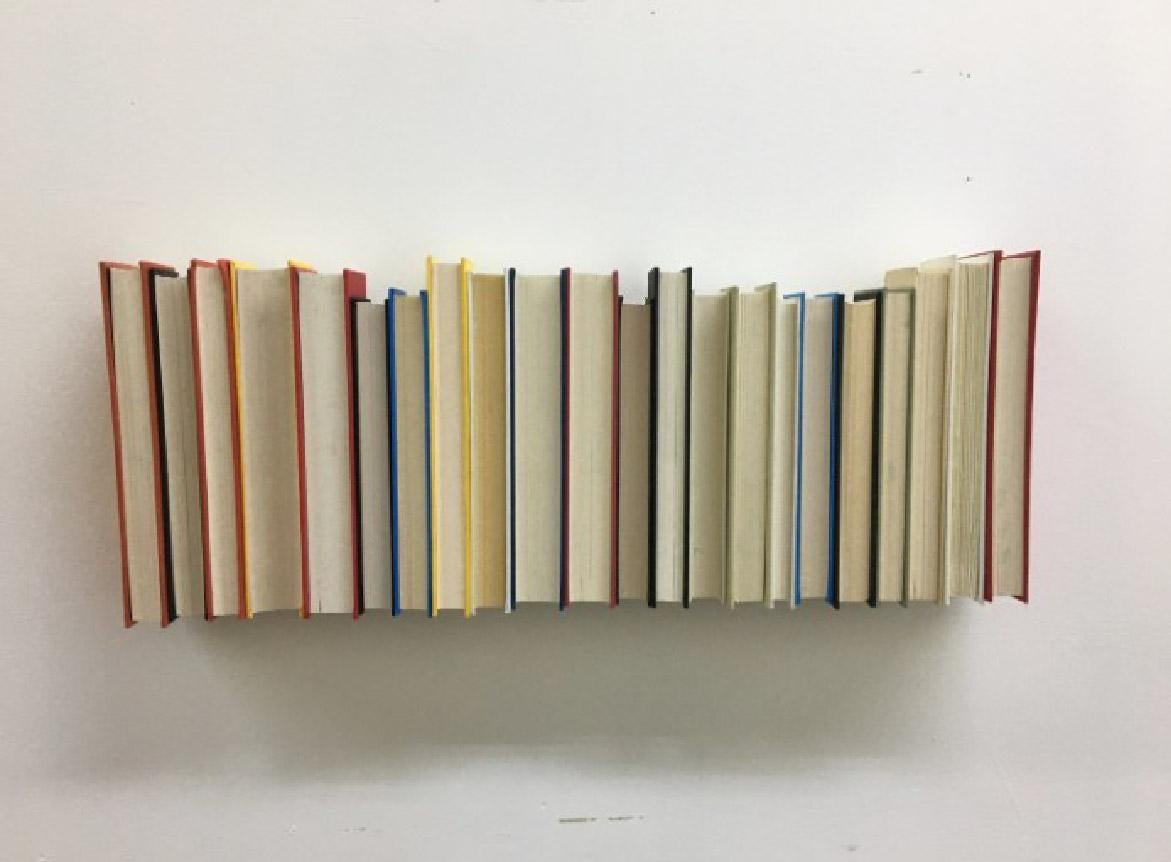 Bunte schwebende Bücher von Wolfgang & Hite im Zustand „Neu“ im Angebot in New York, NY