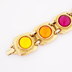 Bracciale statement con cabochon di vetro colorato e maglie in oro martellato di Gemcraft, anni '80