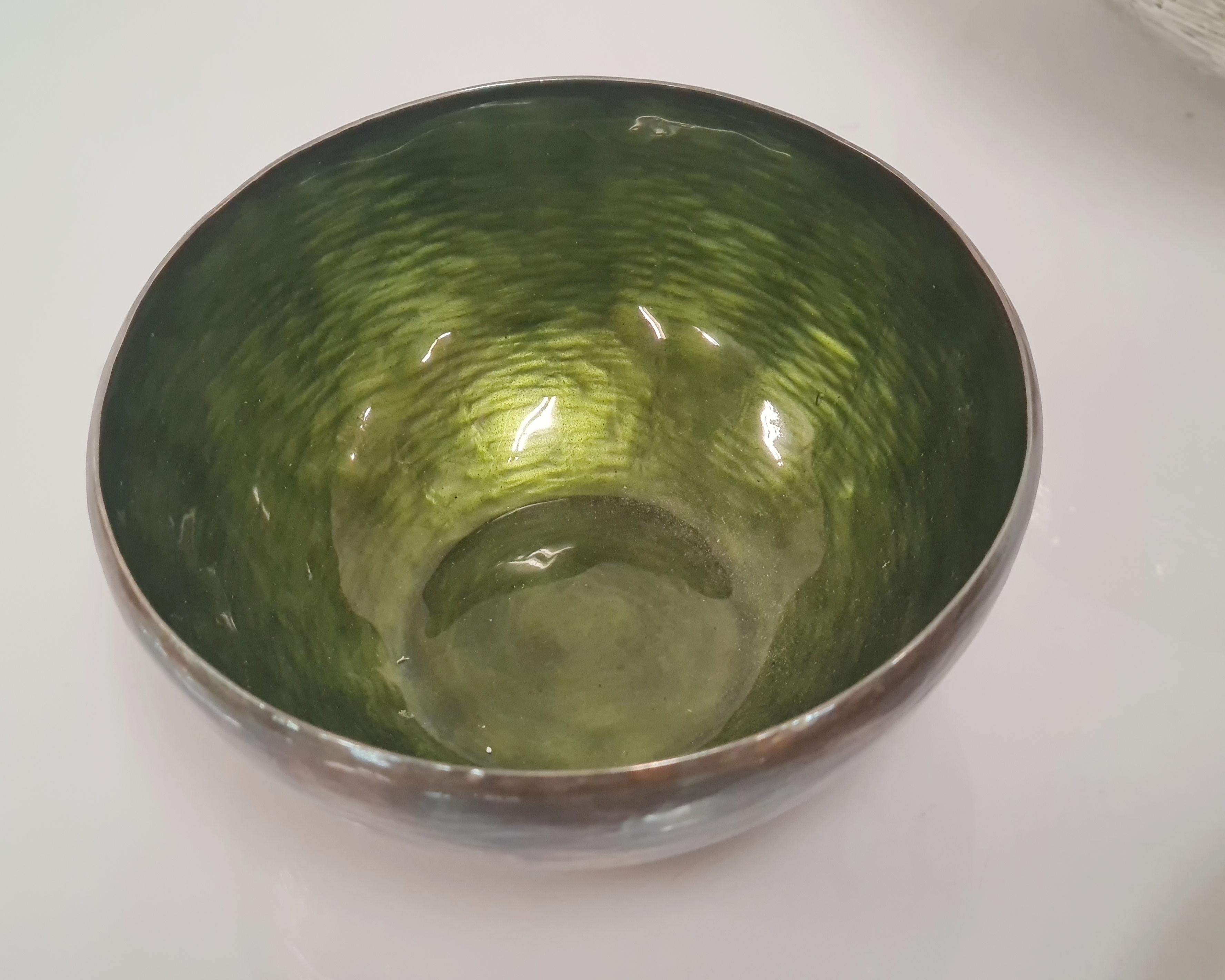 Colorido juego de cuencos esmaltados de plata de ley Eva Hidström, Finlandia Años 70 en venta 3