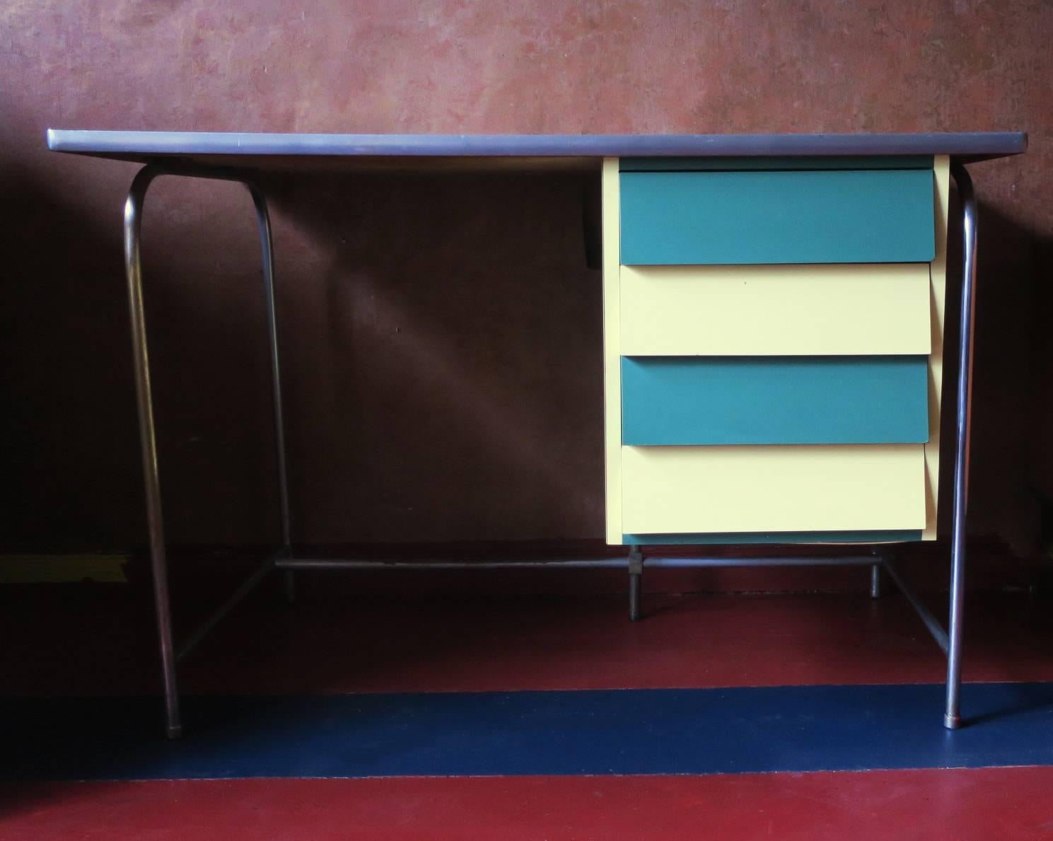 Colorful Italian Tubular Steel and Formica Desk, 1950s-1960s For Sale 1
