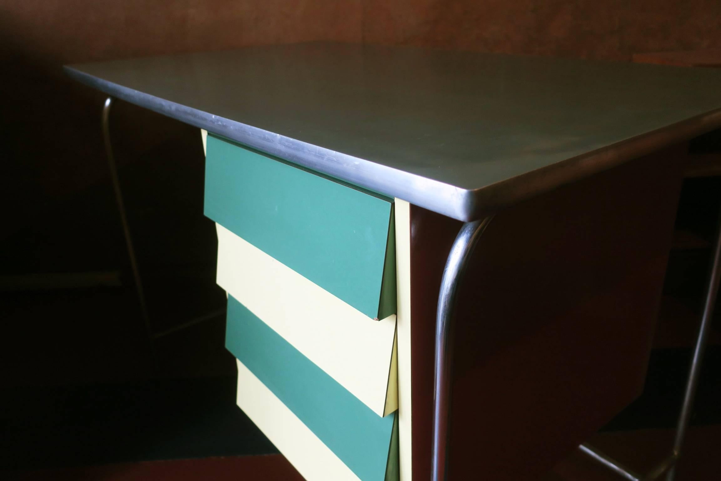 Colorful Italian Tubular Steel and Formica Desk, 1950s-1960s For Sale 2