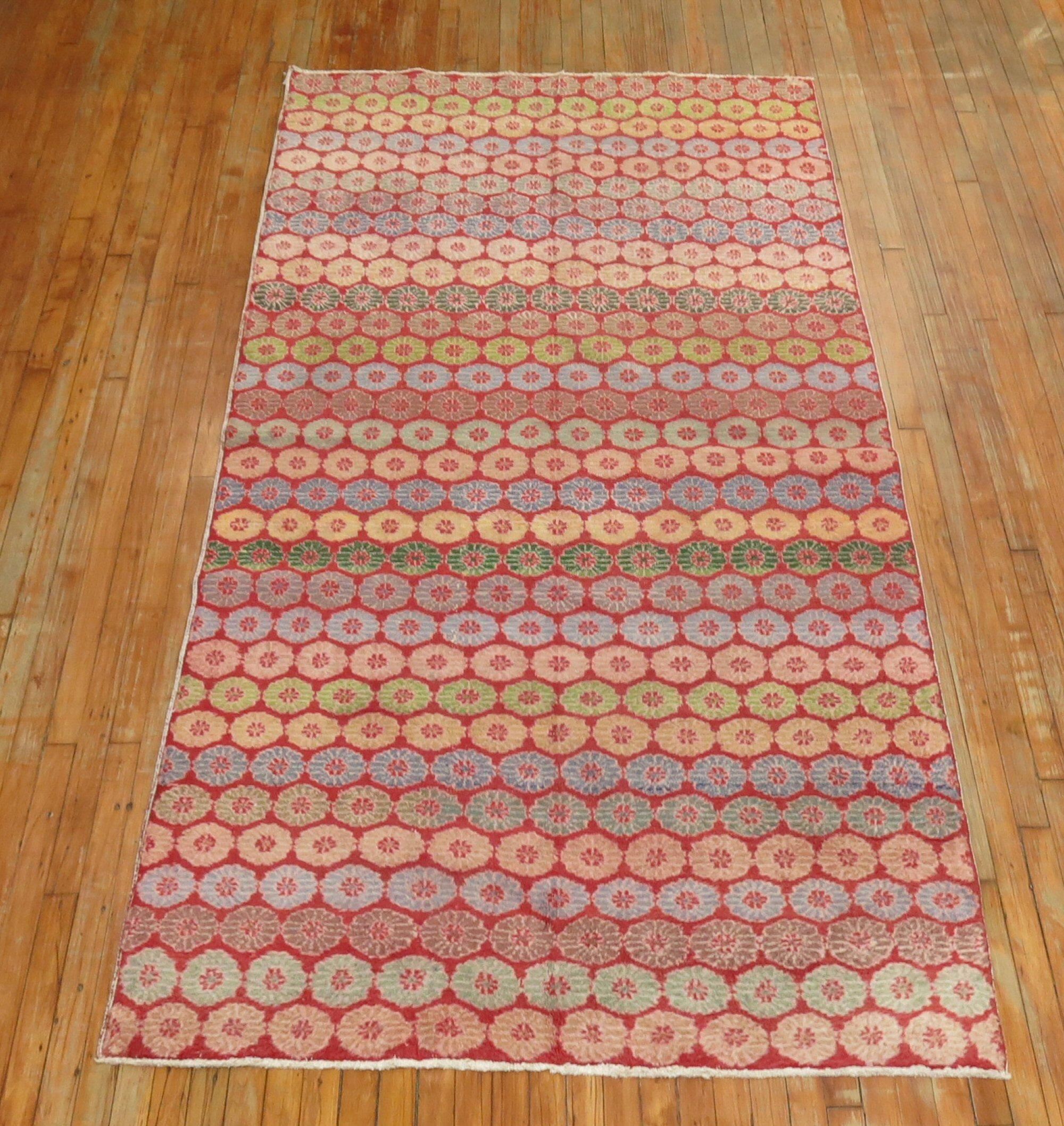 Bunter türkischer Deko-Teppich aus der Mitte des 20. Jahrhunderts mit Cintomani-Design im Angebot 3