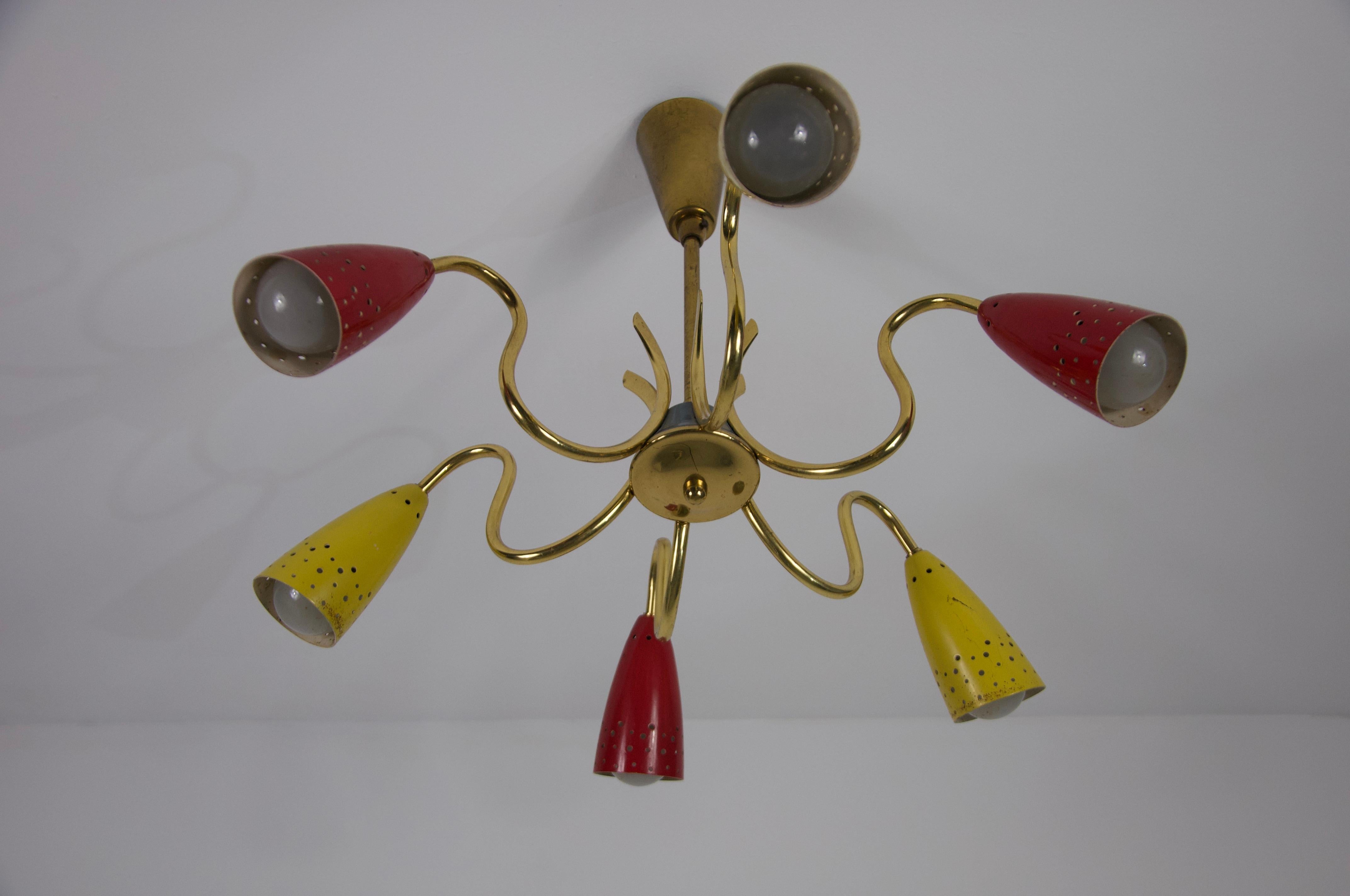Lustre spoutnik à 6 branches en laiton, années 1950 en vente 1