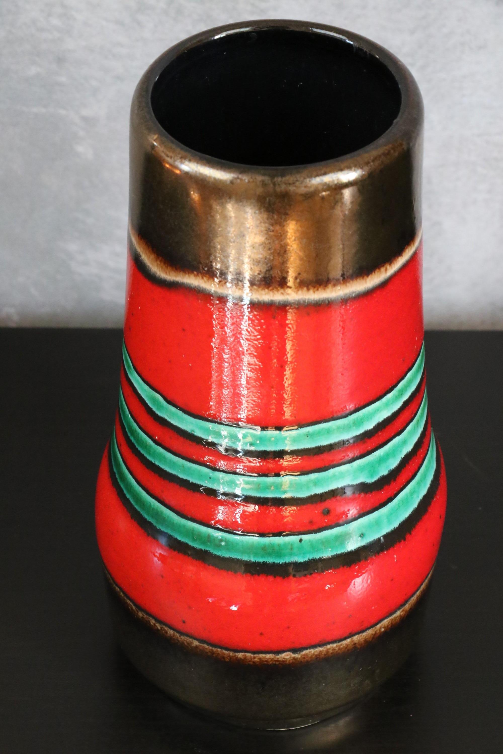 Colorful Mid-Century Modernist from West Germany Vase, circa 1970 For Sale 3