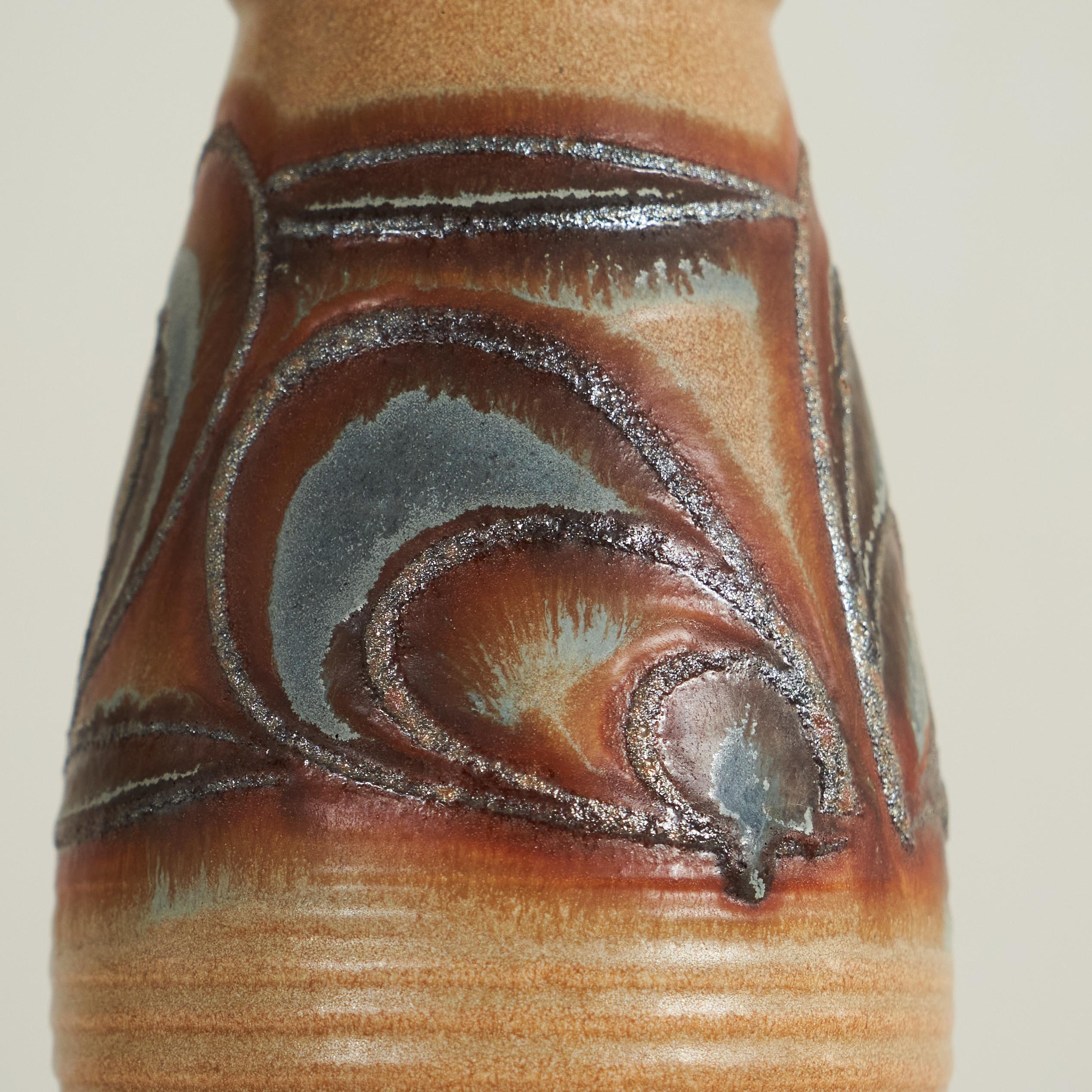Bunte Mid Century Studio Pottery Vase Deutschland 1960er Jahre (Moderne der Mitte des Jahrhunderts) im Angebot
