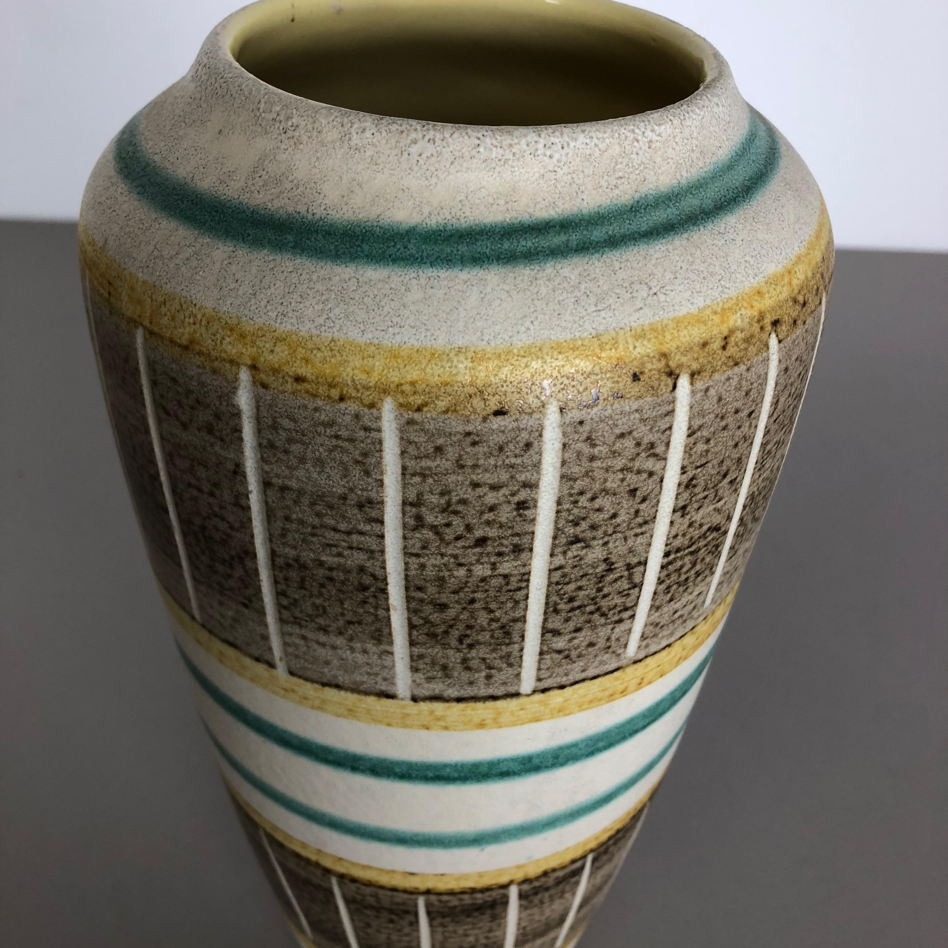 Bunte minimalistische Keramikvase 