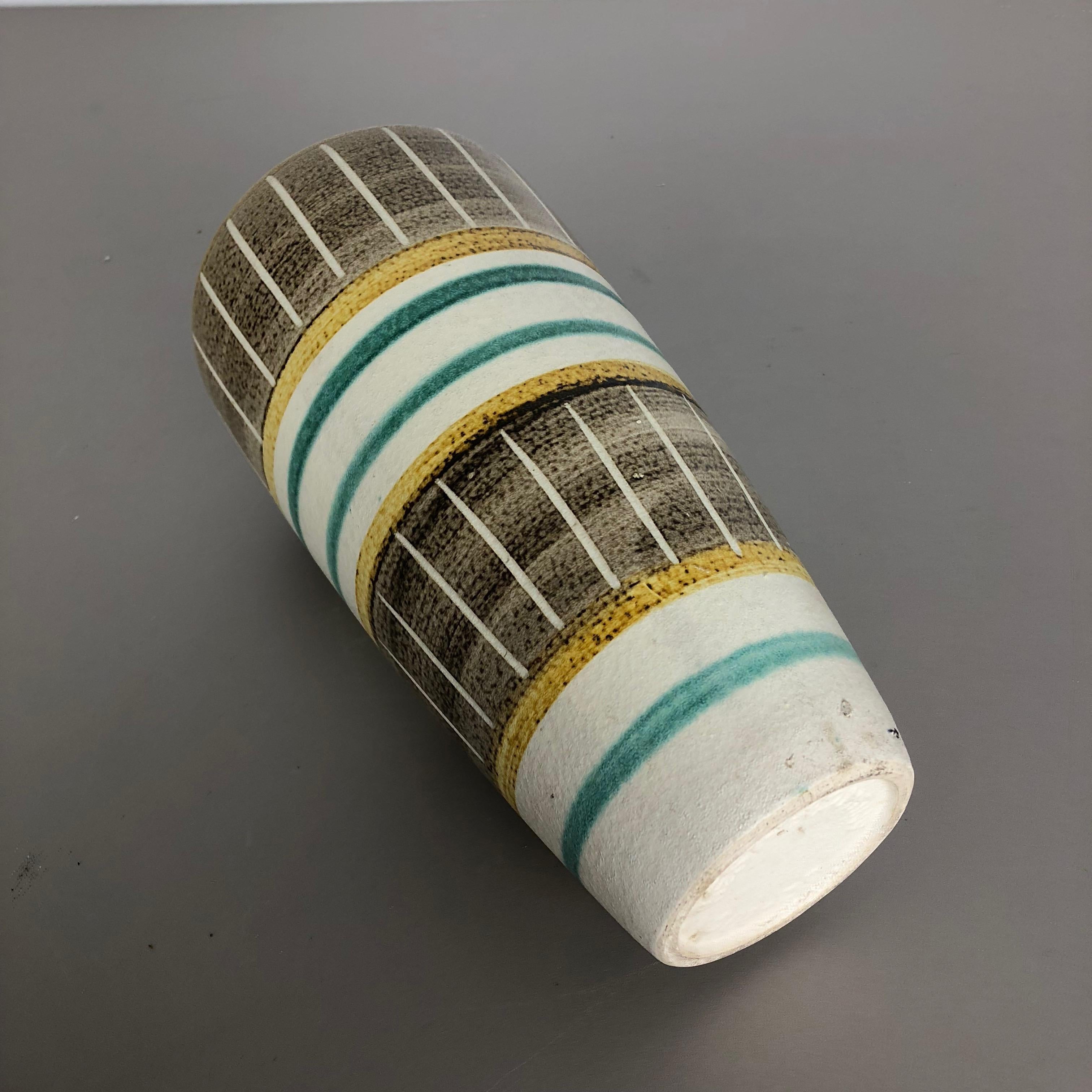 Bunte minimalistische Keramikvase 