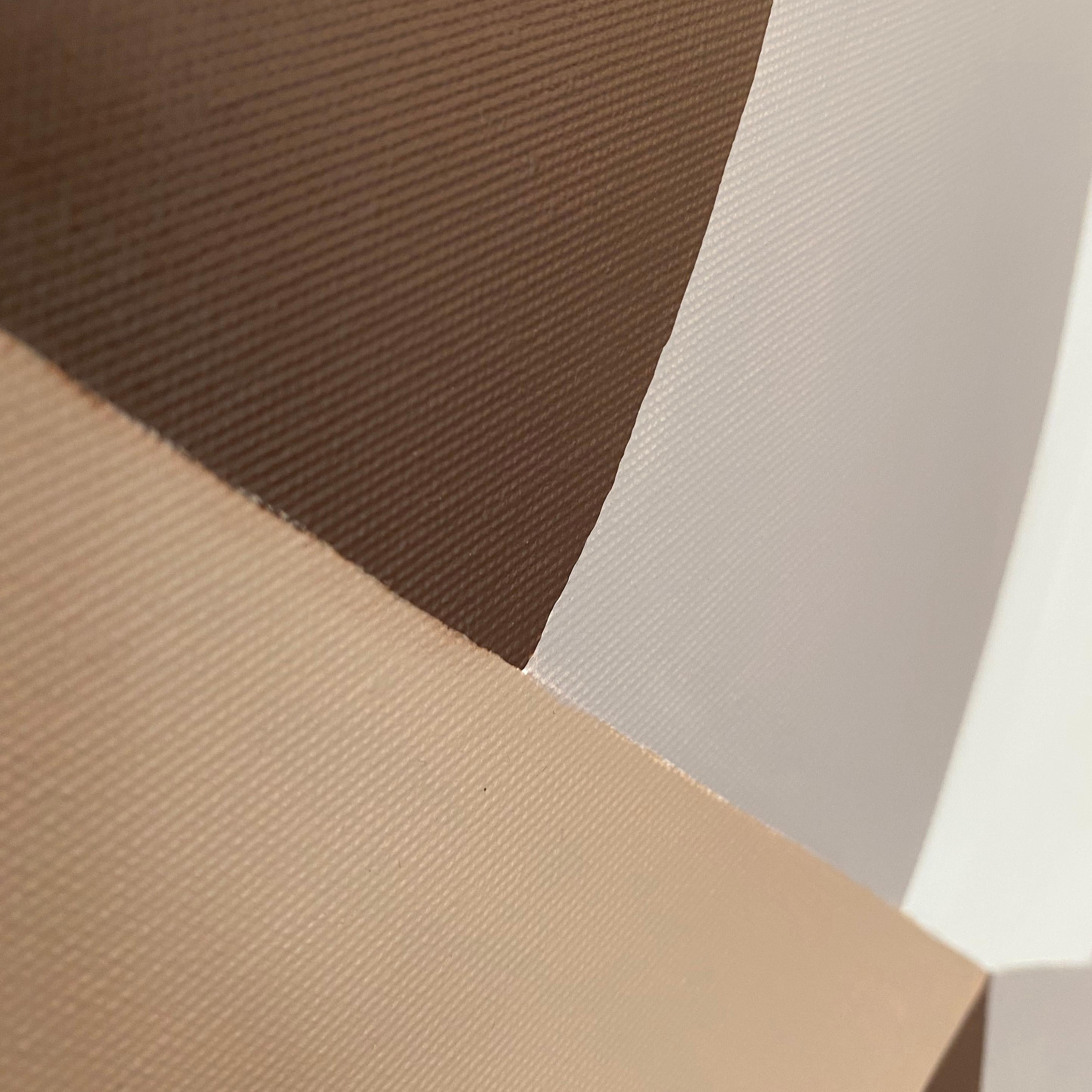Buntes modernes abstraktes Originalgemälde Meta-Futurismus. Burgunderrot, grau, braun. (Kaltmalerei) im Angebot