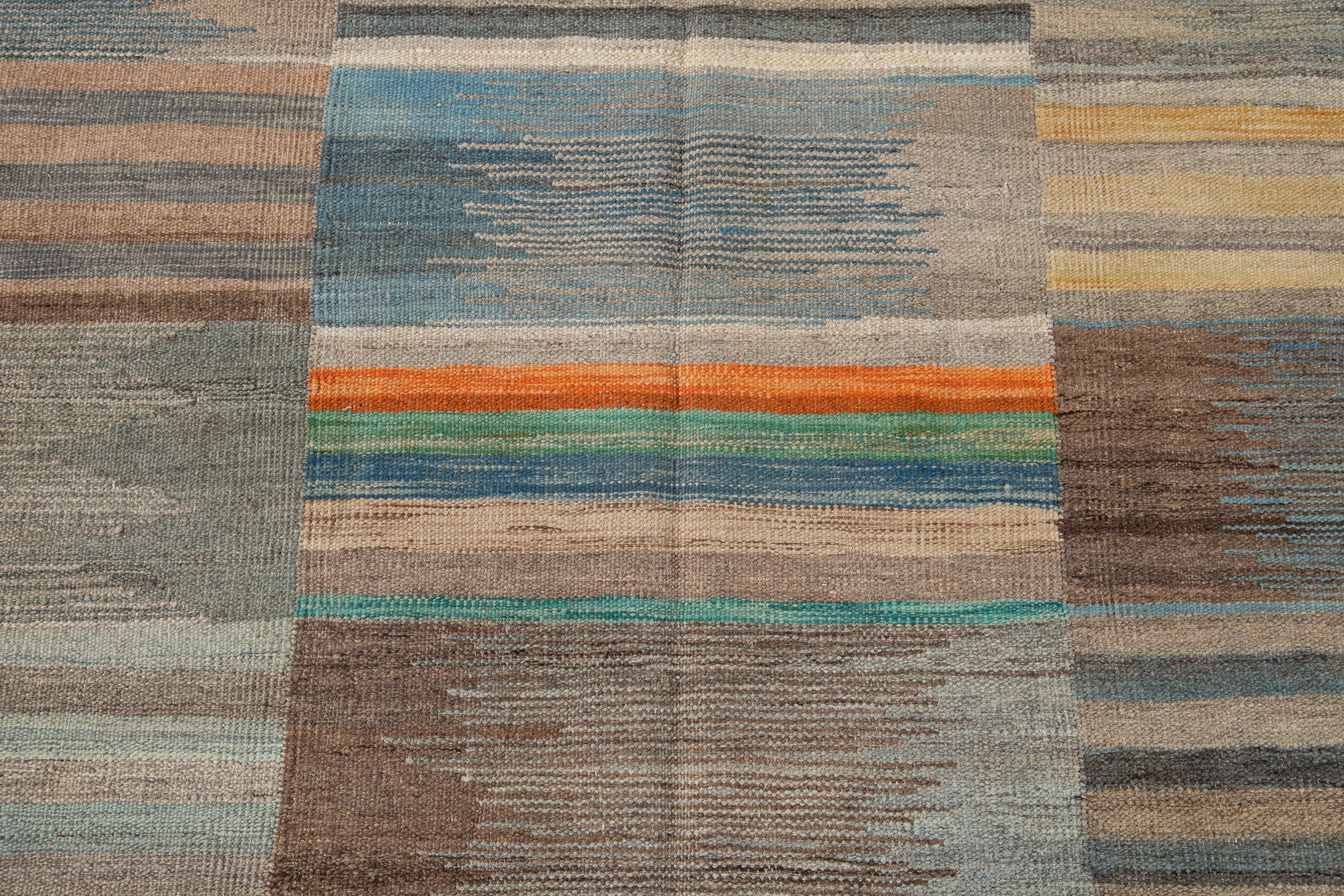 Colorful Modern Flat-Weave Kilim Room Size Wool Rug For Sale 6