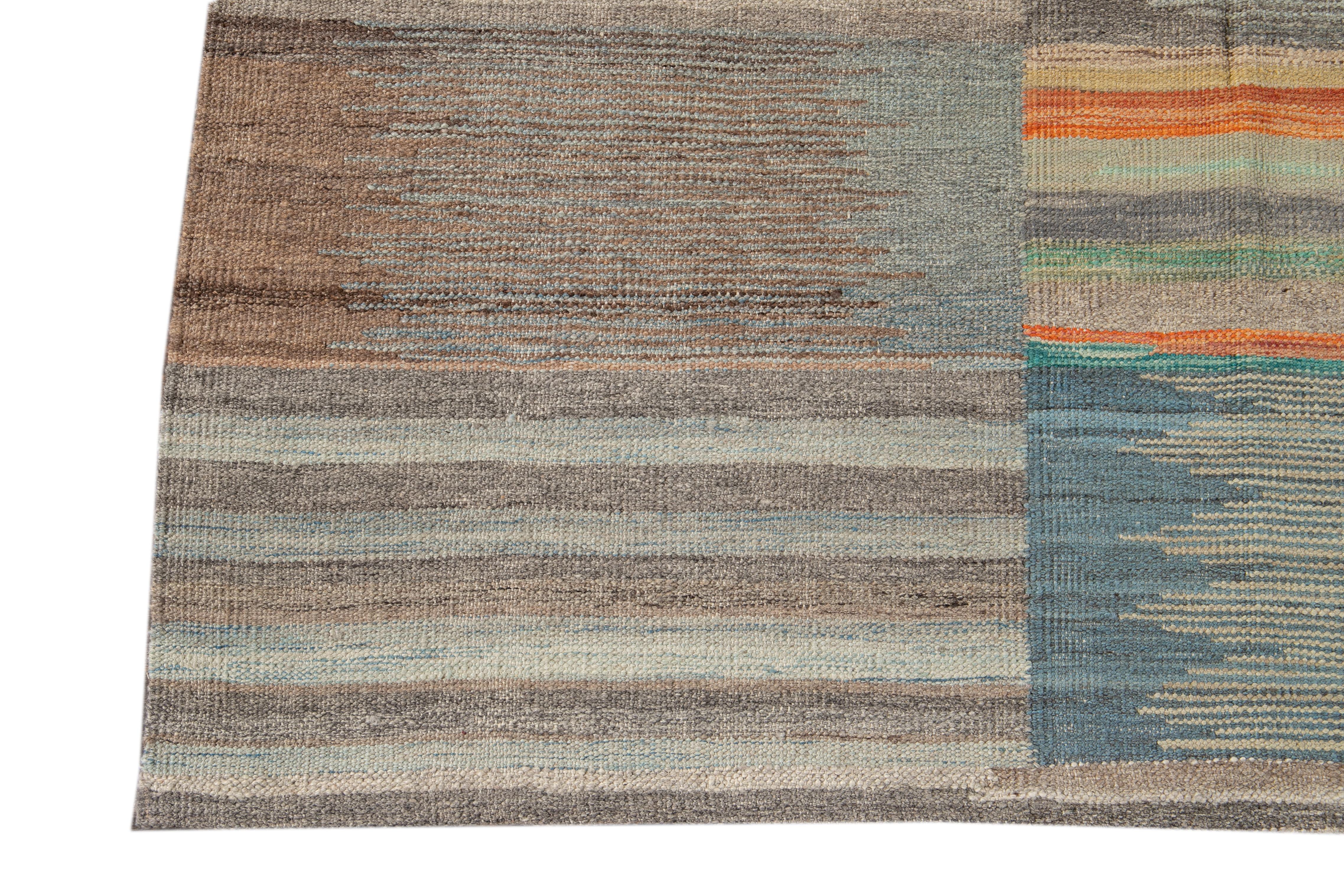 Colorful Modern Flat-Weave Kilim Room Size Wool Rug For Sale 10