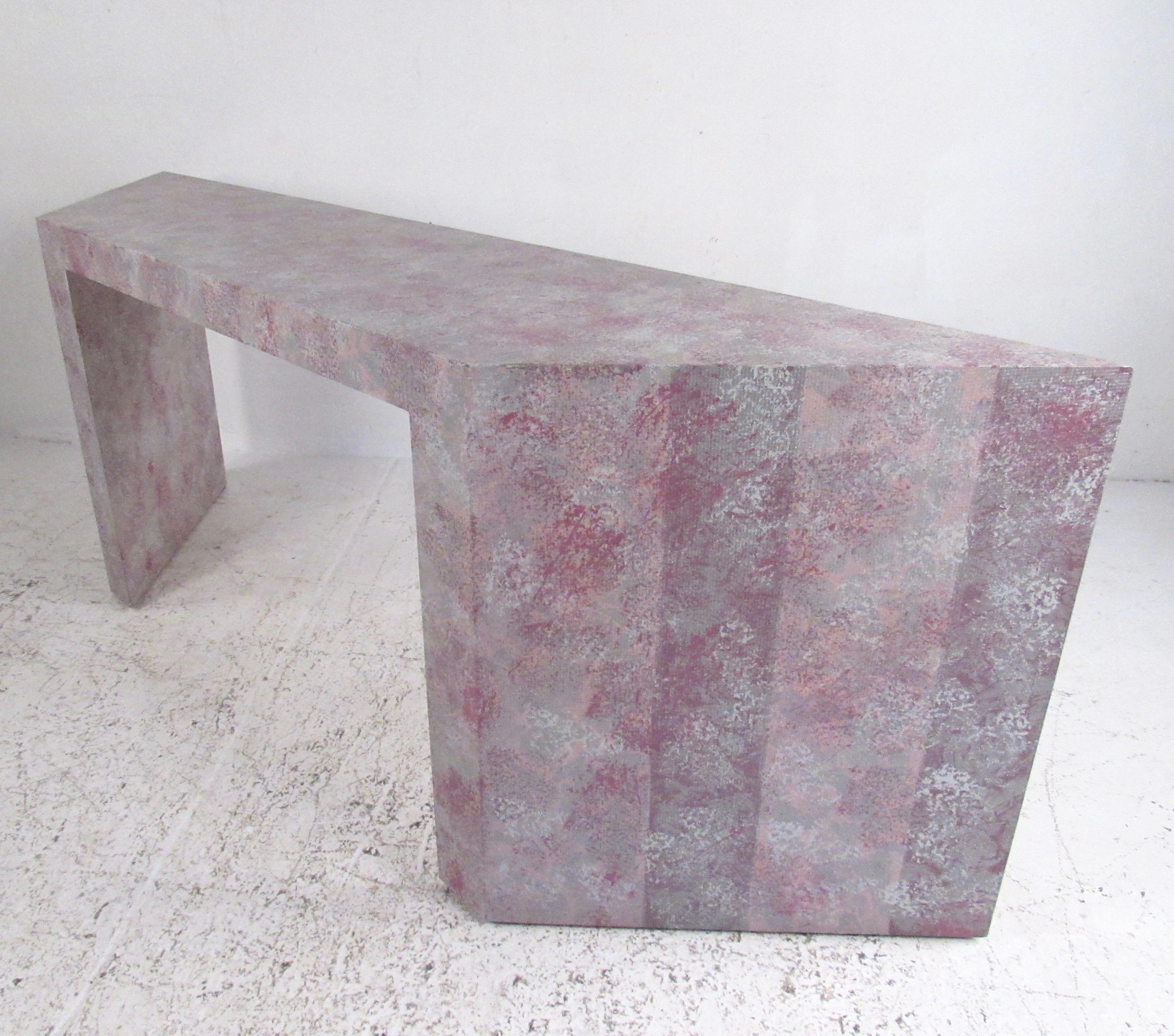 Colorful Modern Grasscloth Console Table In Good Condition For Sale In Brooklyn, NY