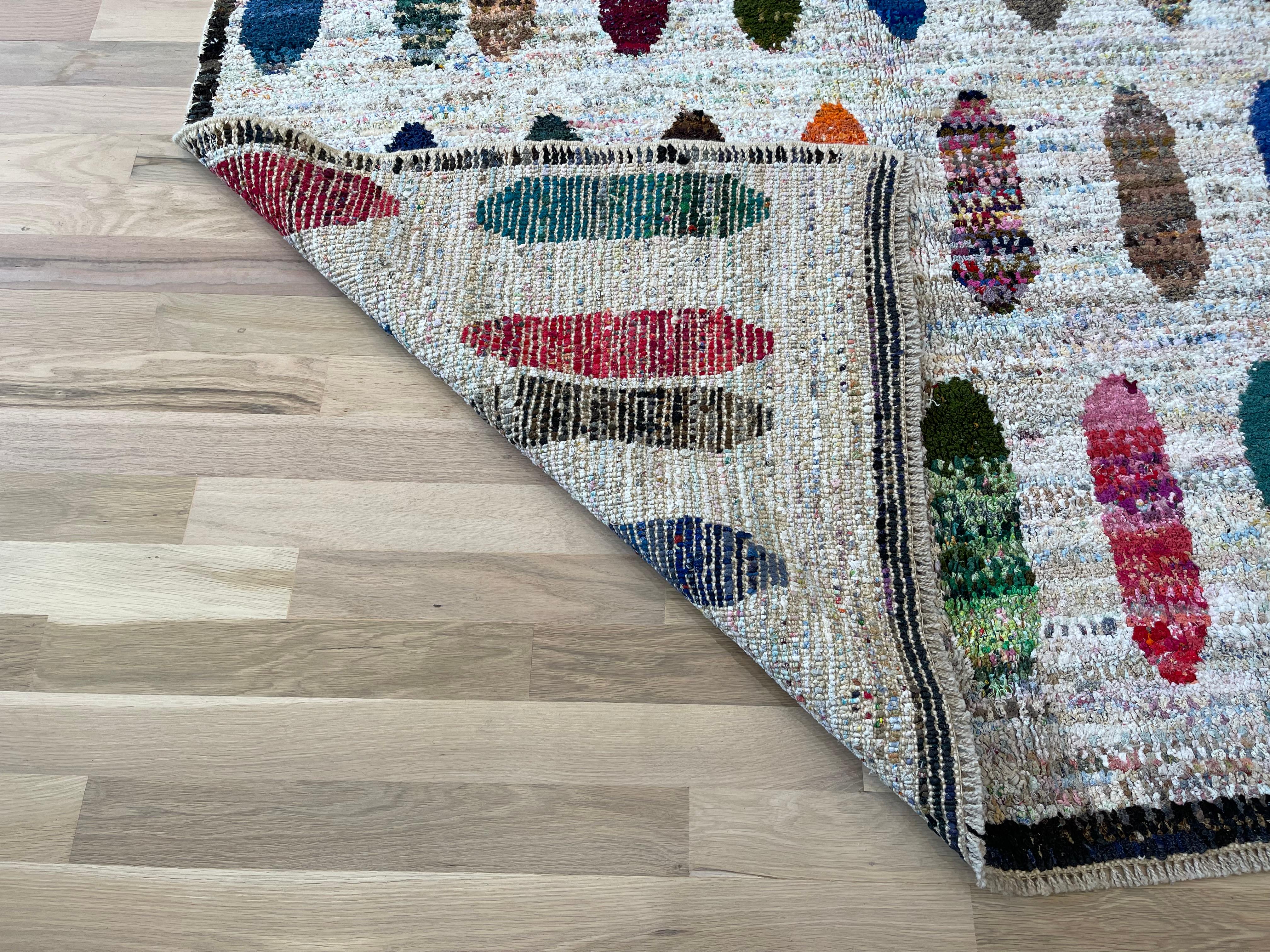 Bunter marokkanischer Design-Teppich  im Angebot 3