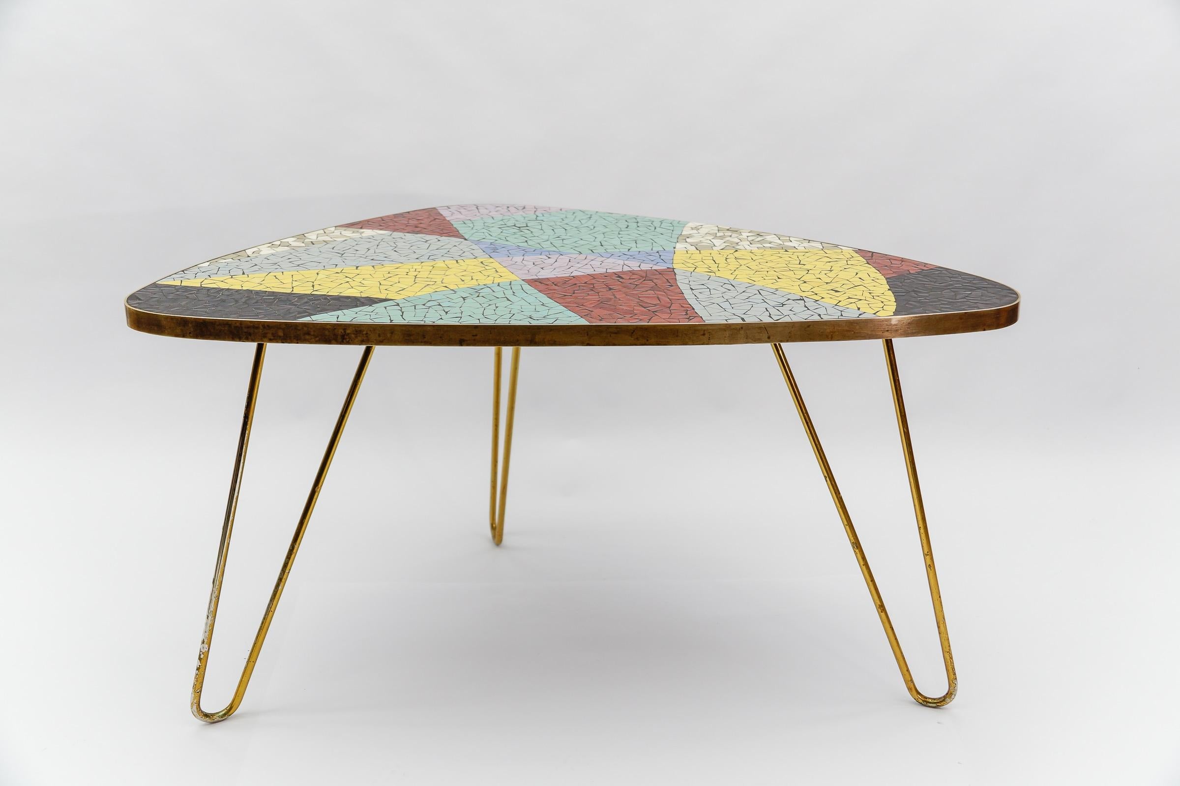 Colorful Mosaic and Brass Coffee Table, 1950s Italy In Good Condition For Sale In Nürnberg, Bayern