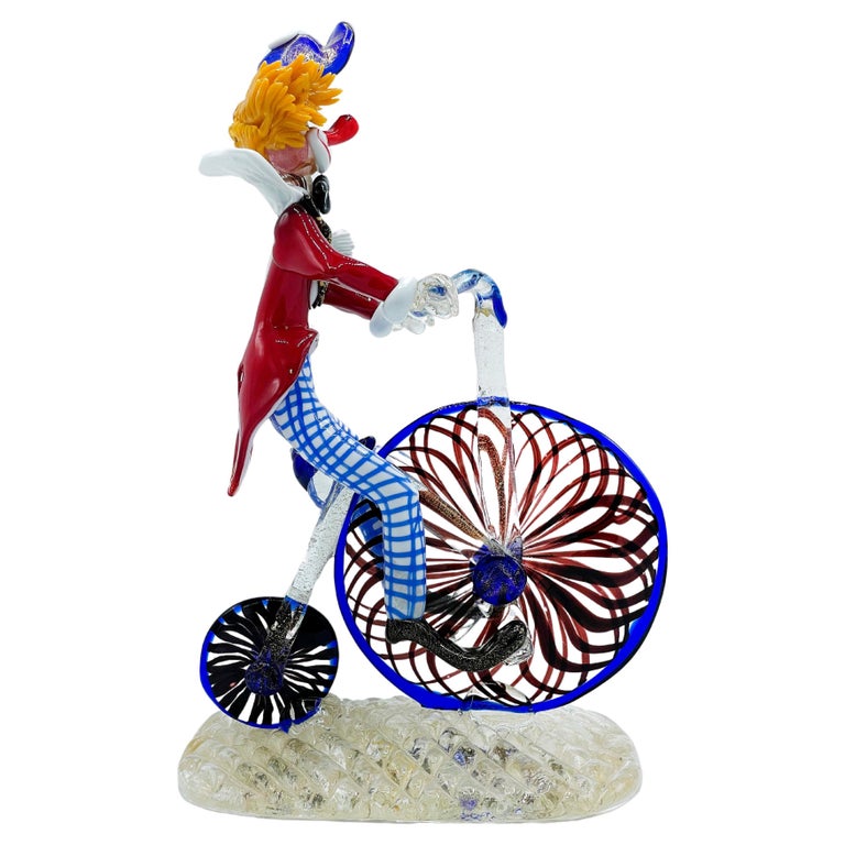 Clown Statue Figurine Clown Sitting on a barrel eating AA18 – 1063 Vintage  – Angels Auction