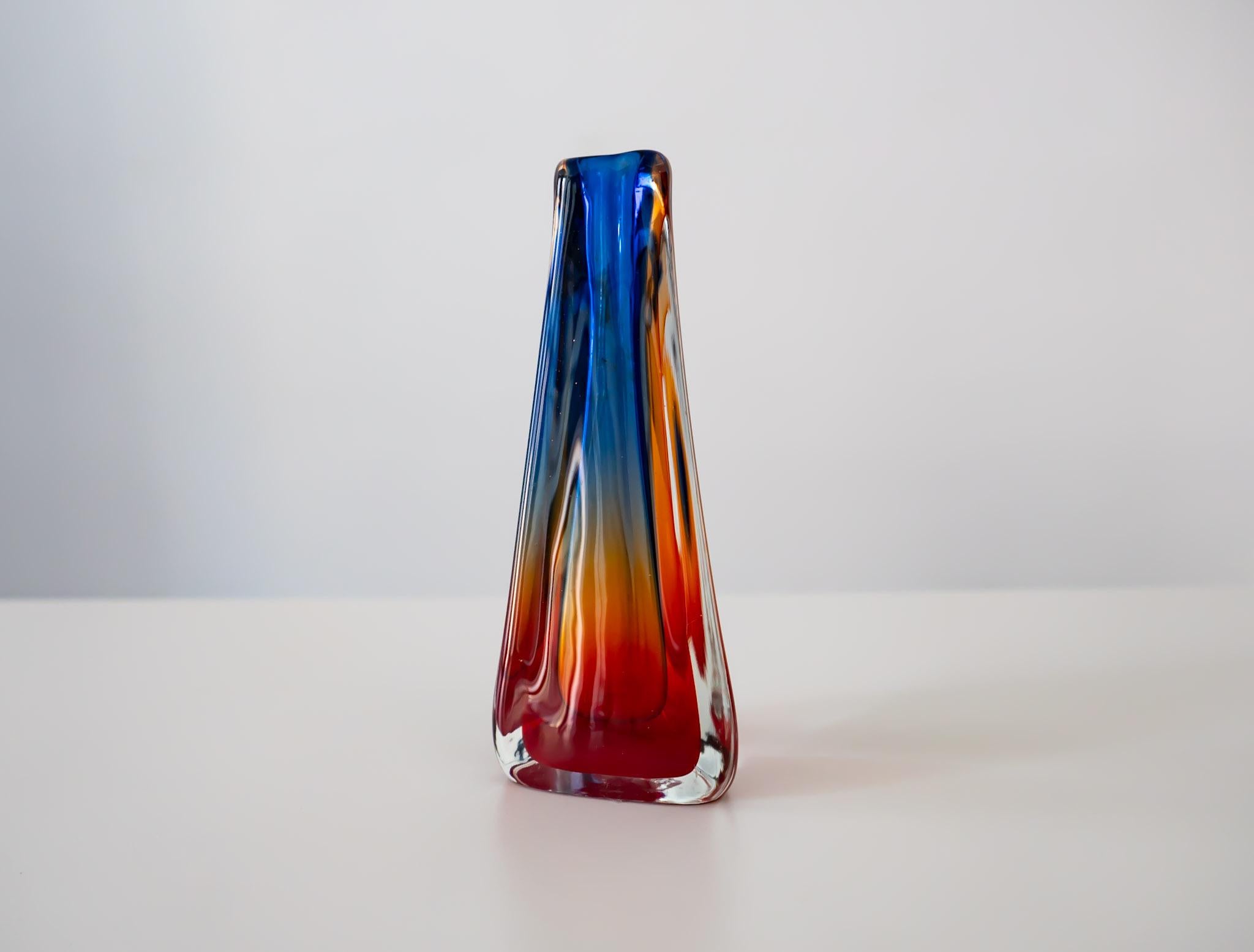 Mid-Century Modern Colorful Murano Glass Sommerso Vase for Maestri Muranesi, Italy 1960s For Sale