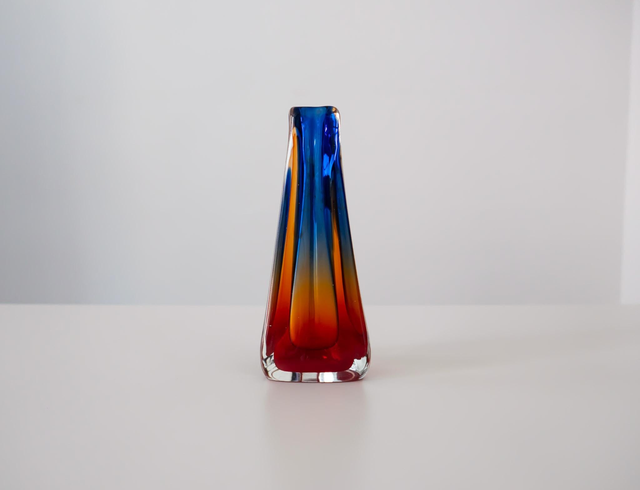 Hand-Crafted Colorful Murano Glass Sommerso Vase for Maestri Muranesi, Italy 1960s For Sale