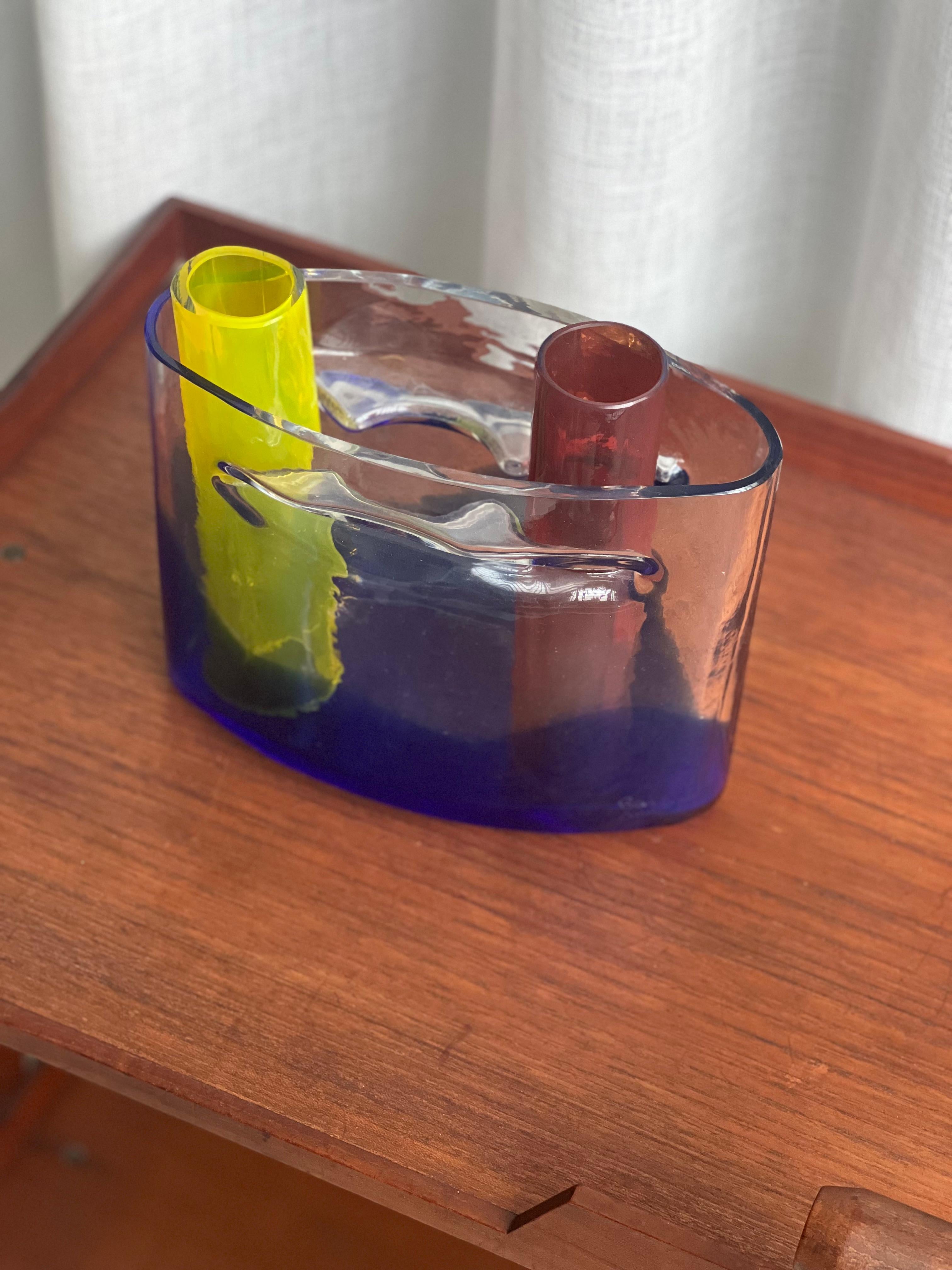 Vase sculptural de Murano par Alfredo Barbini, rouge, jaune, bleu en vente 3