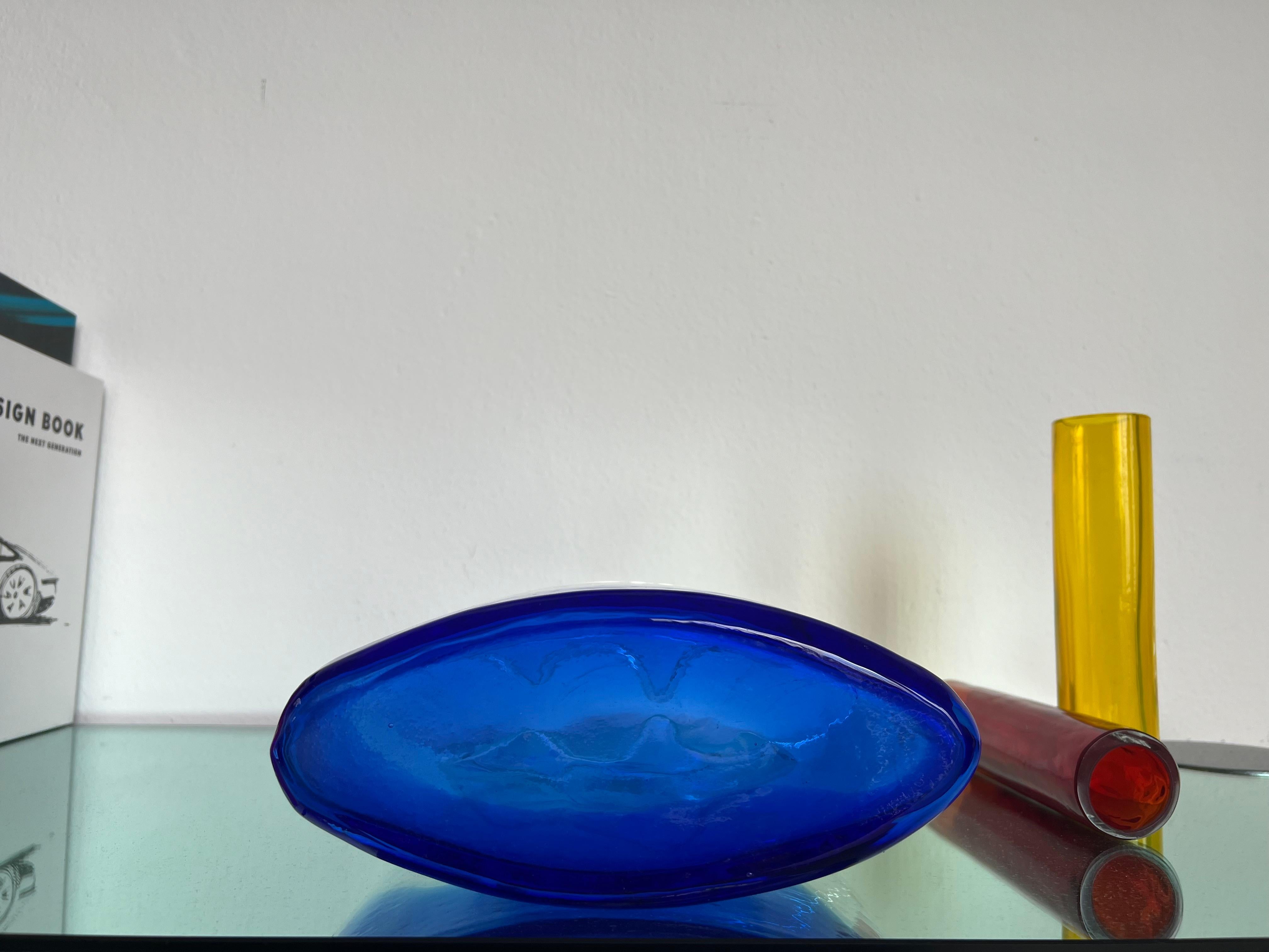 Vase sculptural de Murano par Alfredo Barbini, rouge, jaune, bleu en vente 7