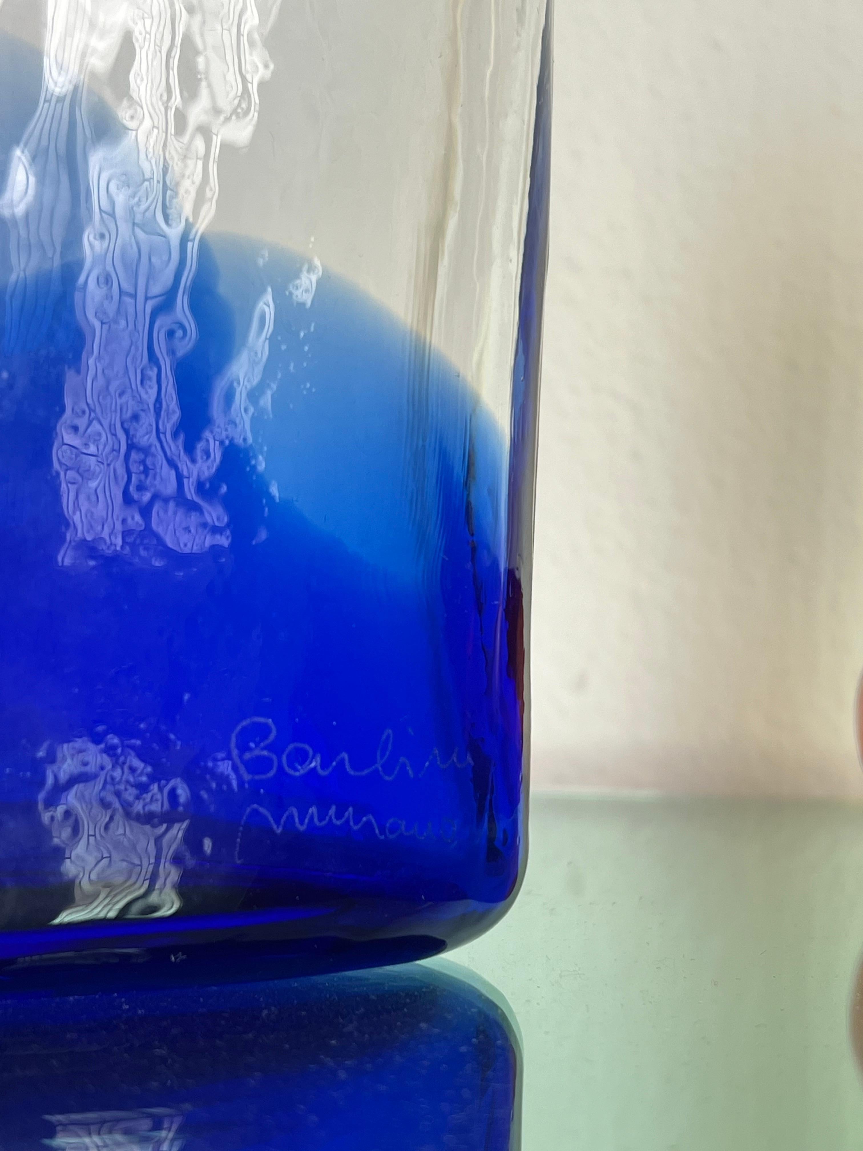 Verre Vase sculptural de Murano par Alfredo Barbini, rouge, jaune, bleu en vente