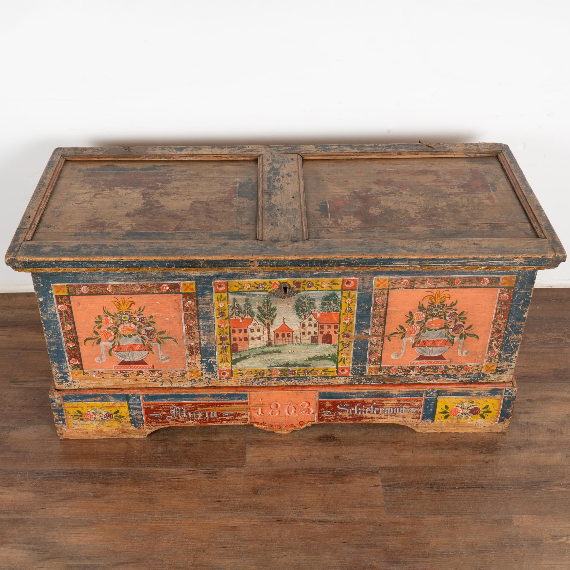 Bunte bemalte Besteck-Truhe mit flacher Platte, datiert 1803, Ungarn (Ungarisch)