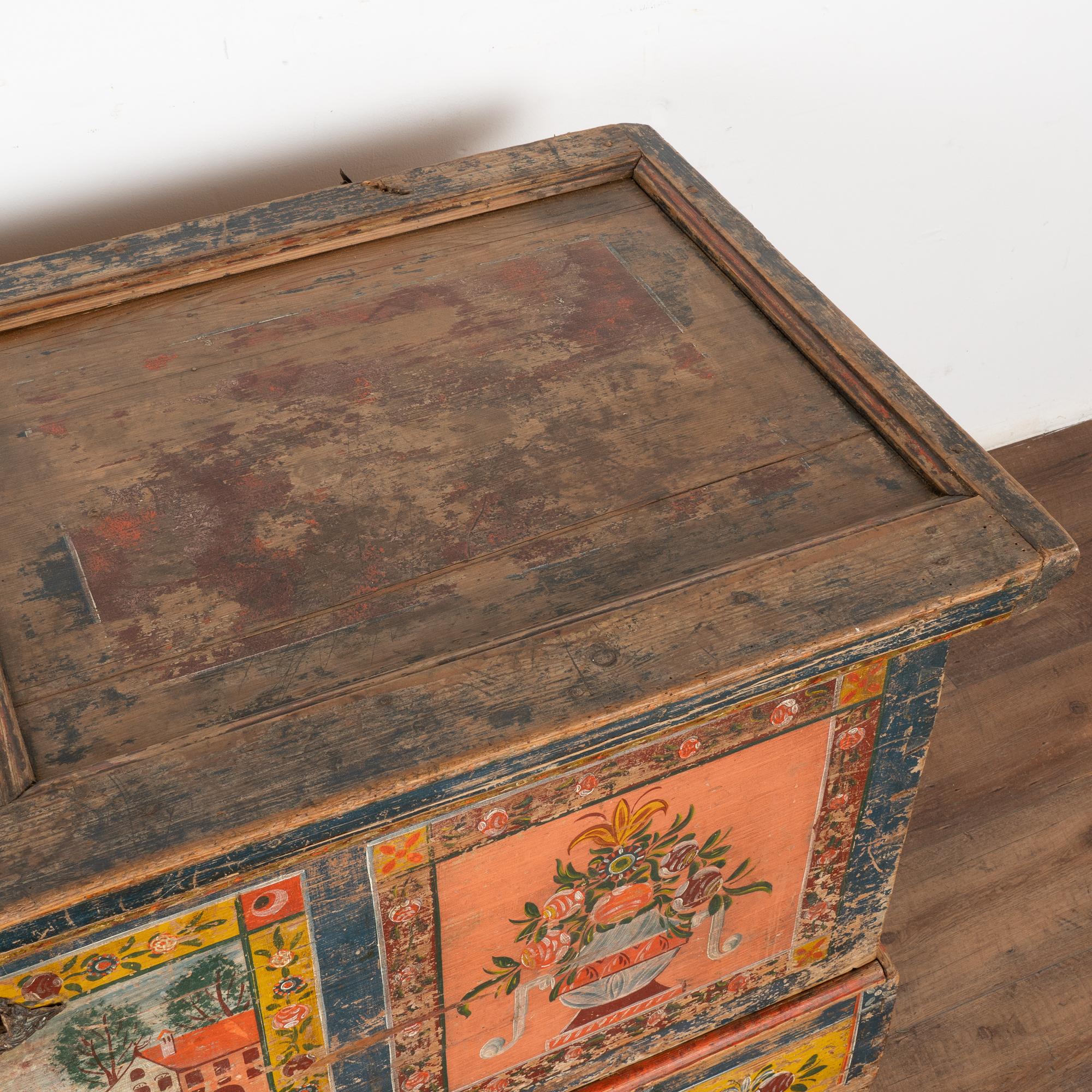 Bunte bemalte Besteck-Truhe mit flacher Platte, datiert 1803, Ungarn (Eisen)