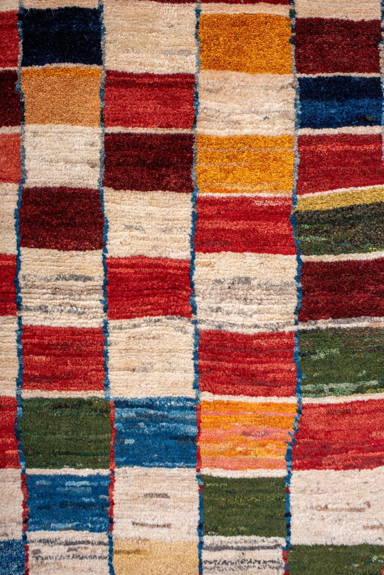 Bunter Patchwork-Vintage-Gabbeh-Teppich mit Stammesmotiven (Handgeknüpft) im Angebot