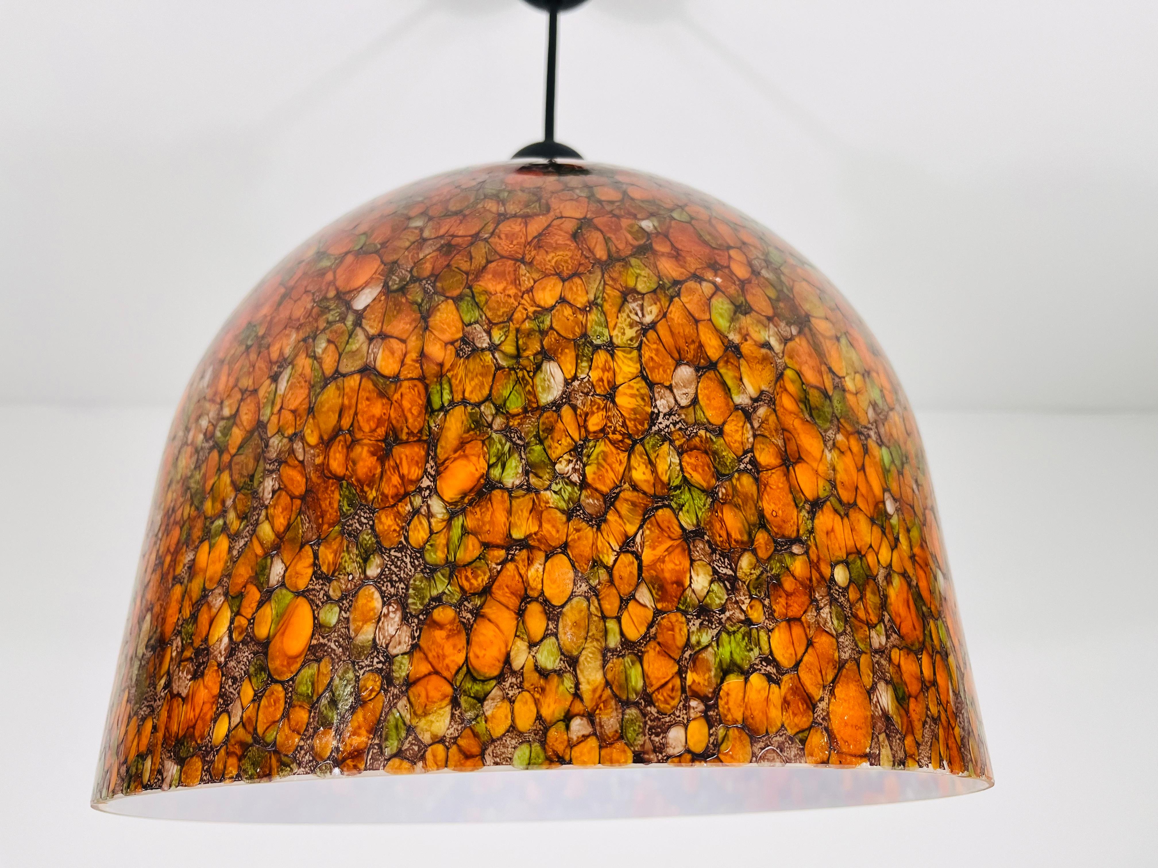Bunte Hängelampe von Peill und Putzler, Mid-Century Modern, 1970er Jahre, Deutschland (Glas) im Angebot