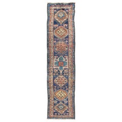 Tapis de course persan antique Karajeh coloré en bleu et brun