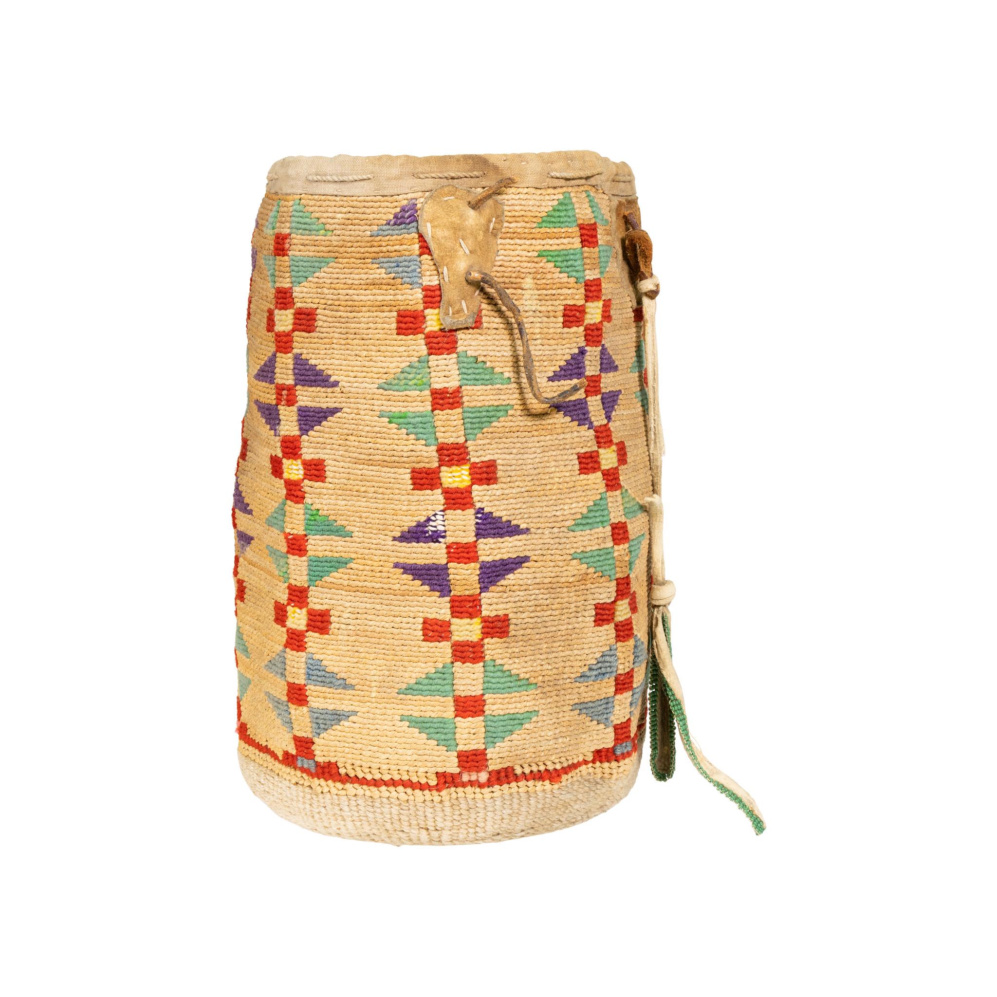 Bunte Plateau-Kornhusk-Lachs-Tasche der amerikanischen Ureinwohner im Zustand „Gut“ im Angebot in Coeur d'Alene, ID